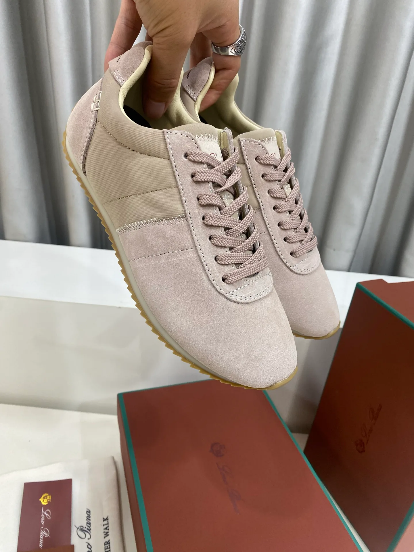 Women's Sneakers LORO PIANA 17485935