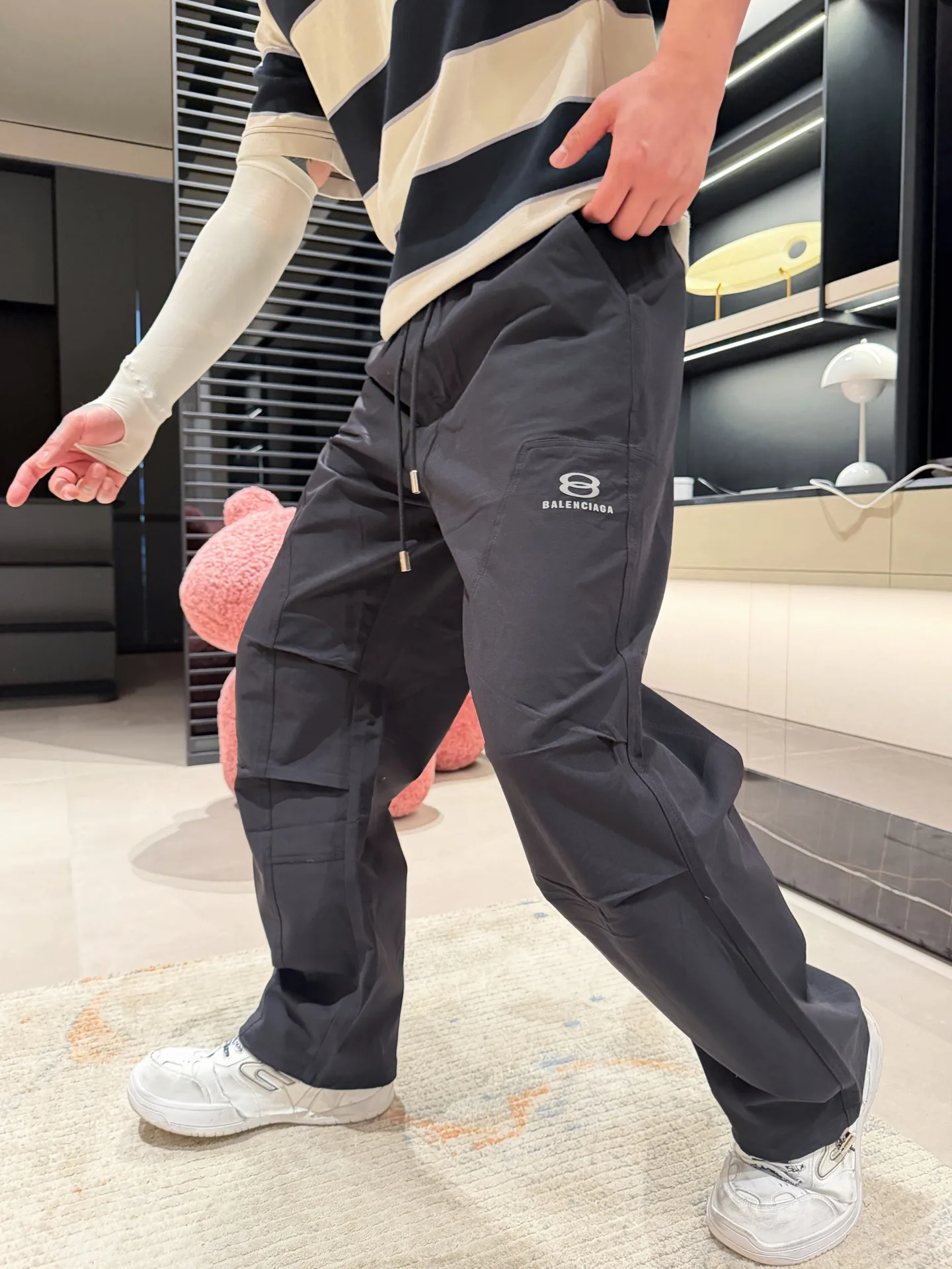 Men's Trousers BALENCIAGA 18499706