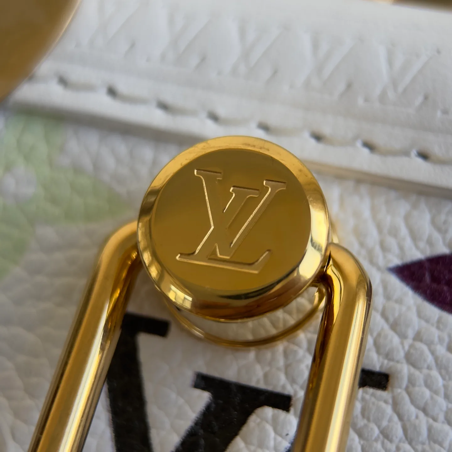 Women's Classic Handbags LOUIS VUITTON 18376447