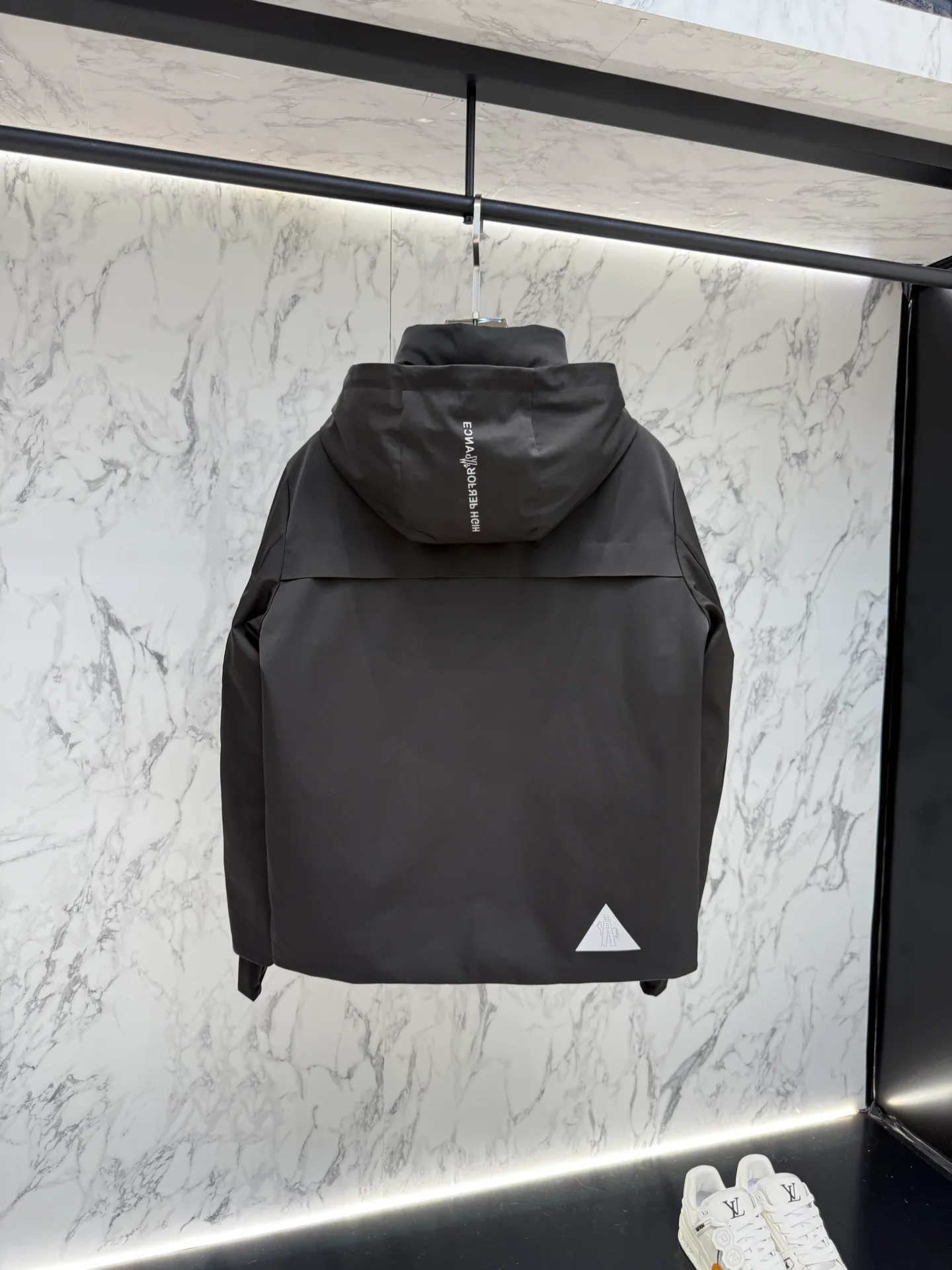 Men's Jackets And Down Jackets MONCLER 18046155