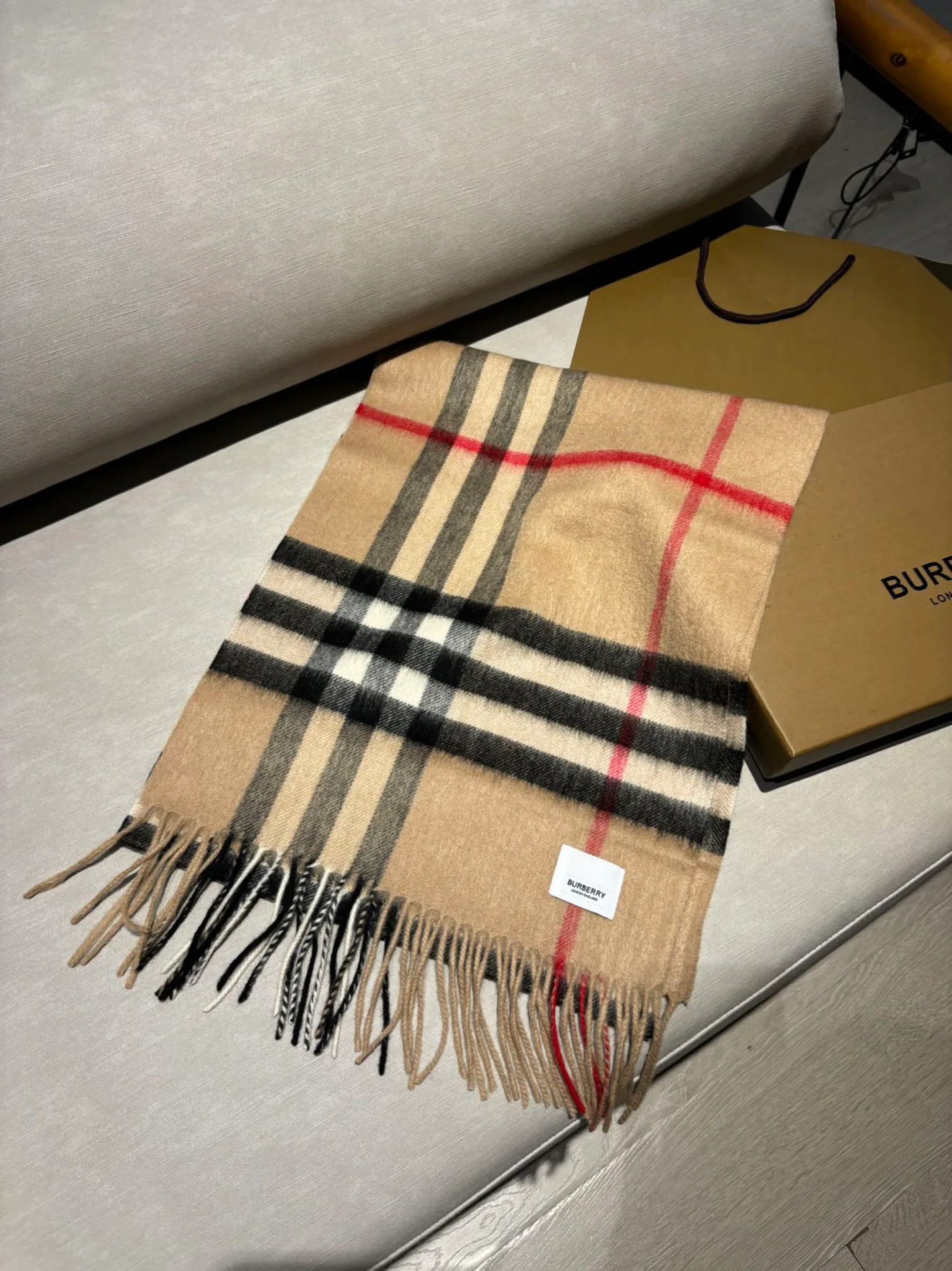 Scarves BURBERRY 18507487