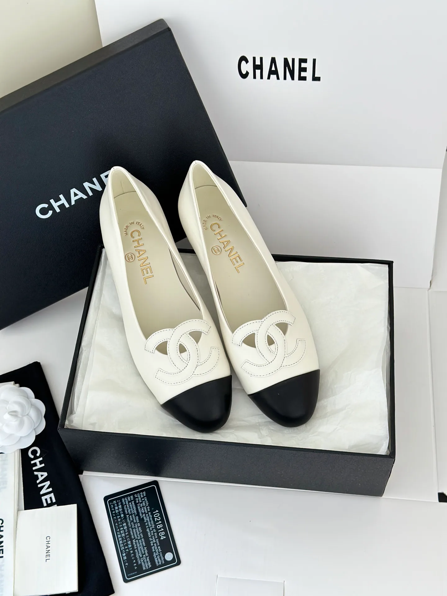 Women's Ballet Flats CHANEL 18143031
