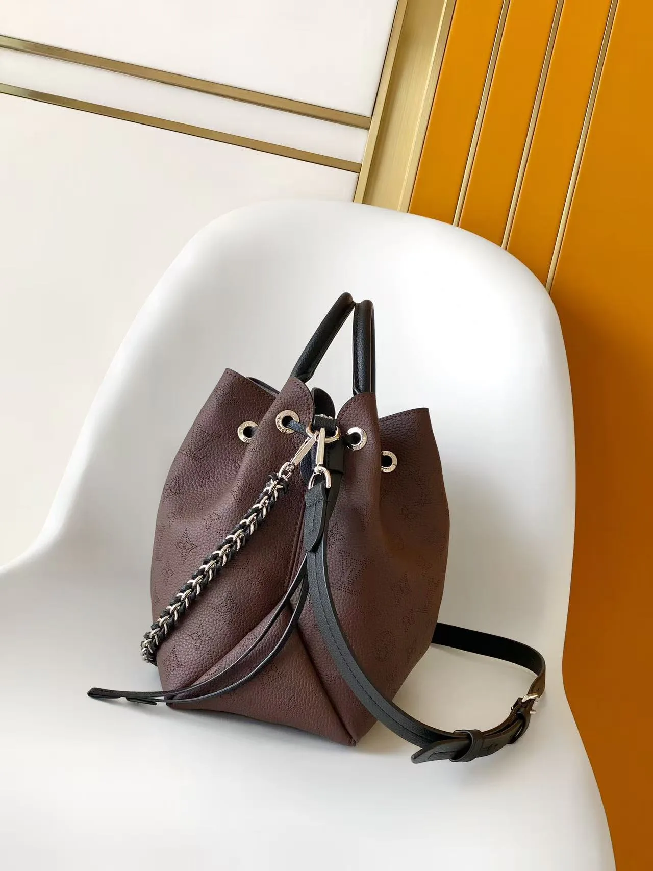 Классические Сумки Женские Louis Vuitton 18664435