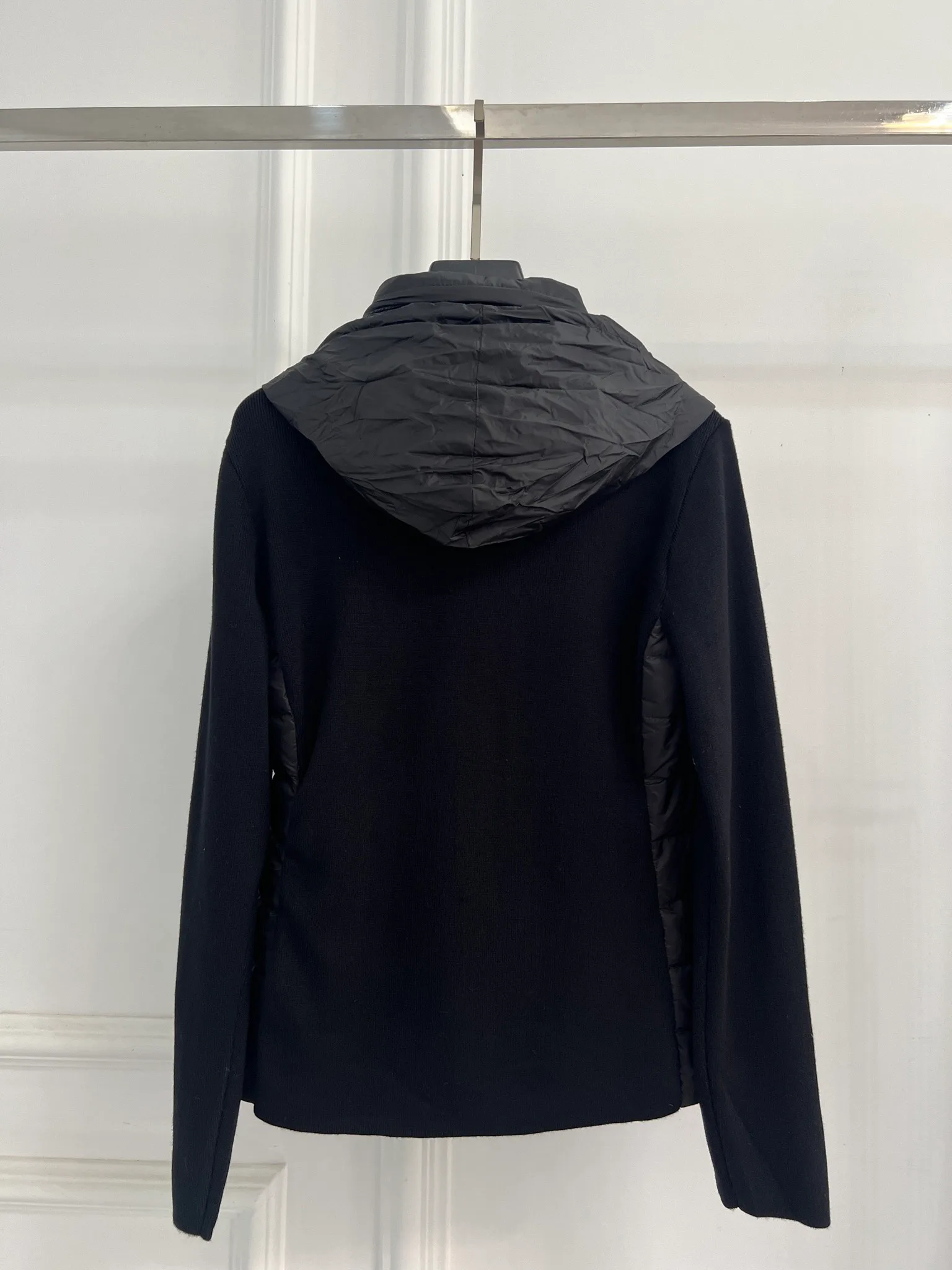 Women's Jackets And Down Jackets MONCLER 18416269