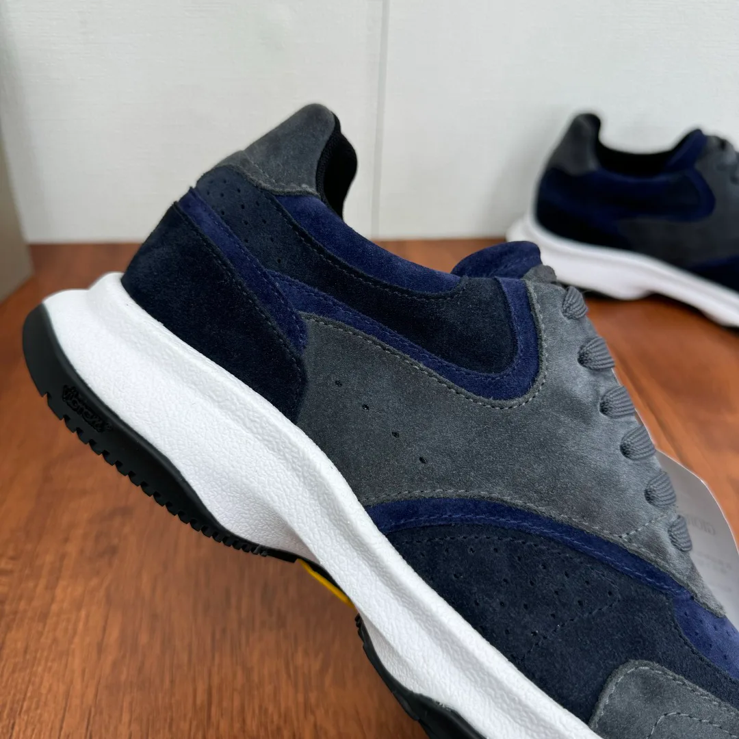Men's Sneakers ARMANI 18100459