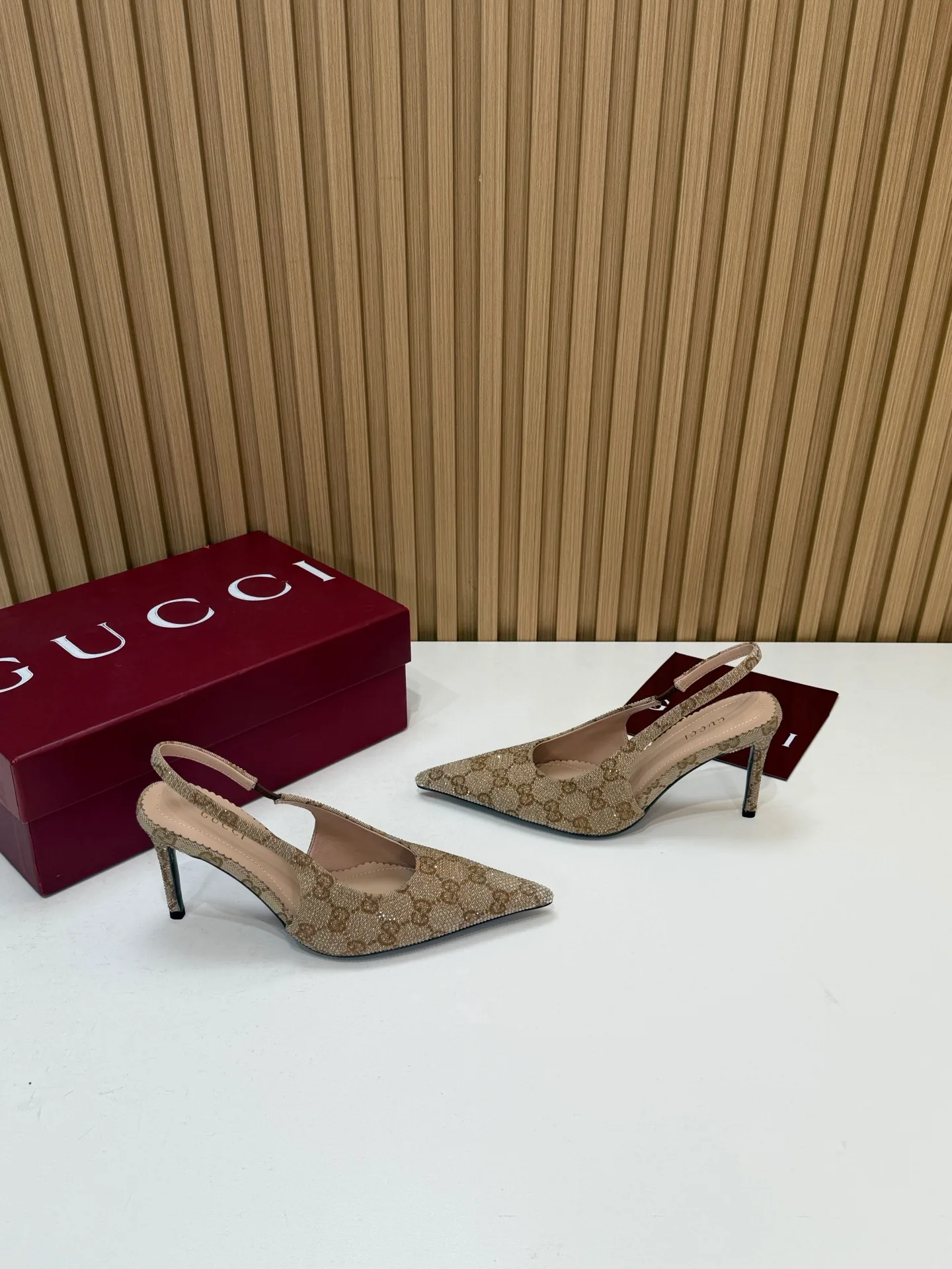 Туфли Женские Gucci 18676783