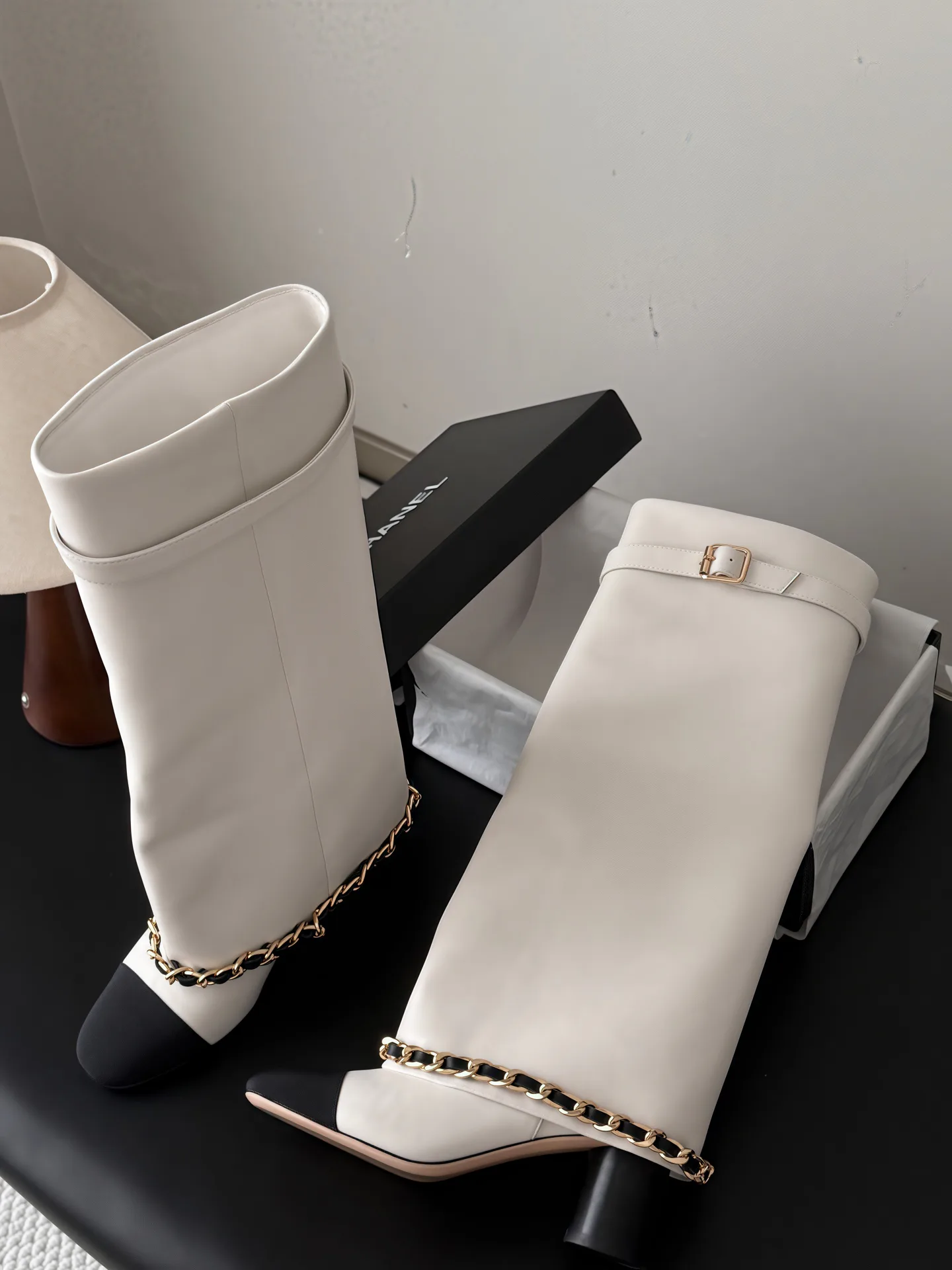 Women's Boots CHANEL 18323606