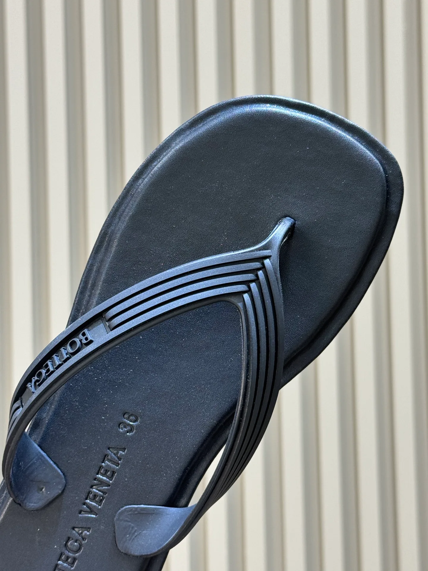Women's Flip-Flops BOTTEGA VENETA 18073670