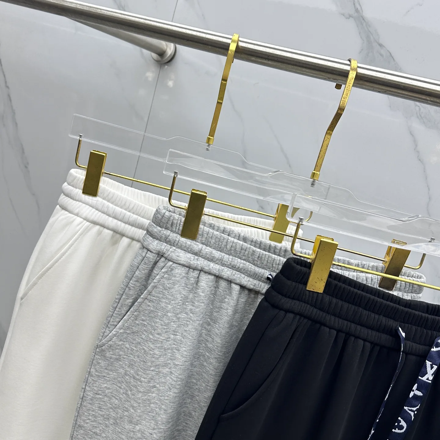 Men's Trousers LOUIS VUITTON 18246673