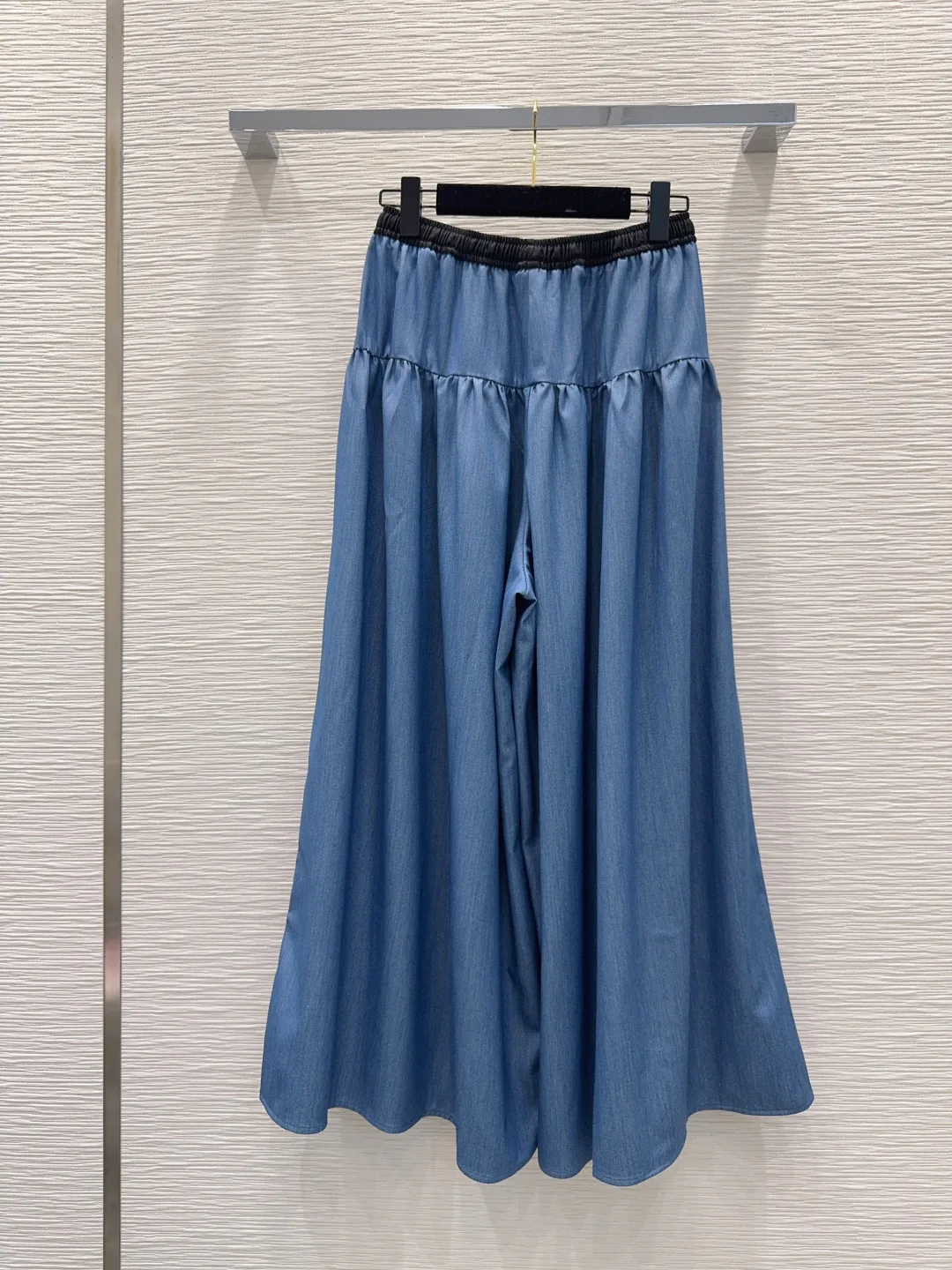 Women's Trousers CHANEL 18305765