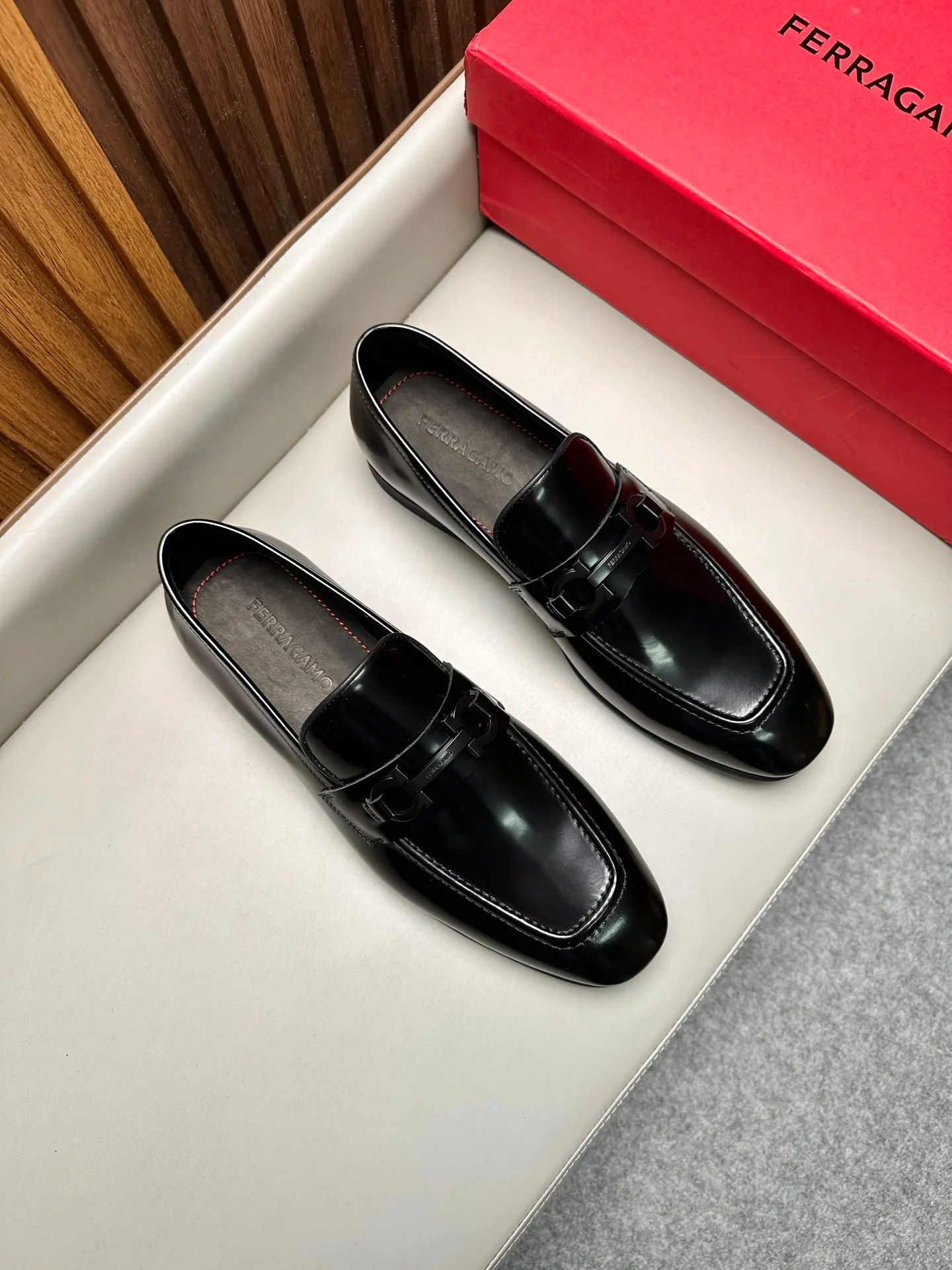 Men's Loafers And Dress Shoes SALVATORE FERRAGAMO 17470840
