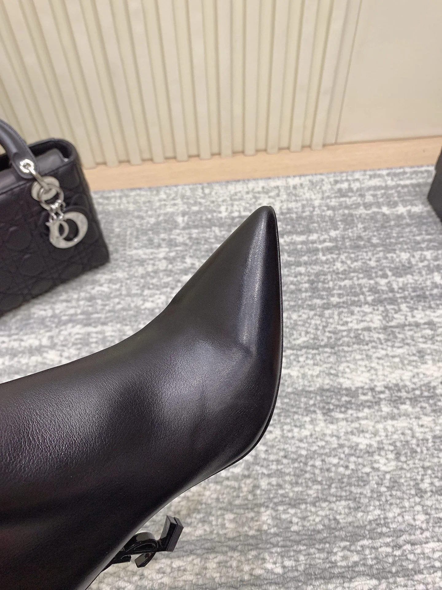 Women's Booties SAINT LAURENT 18080430
