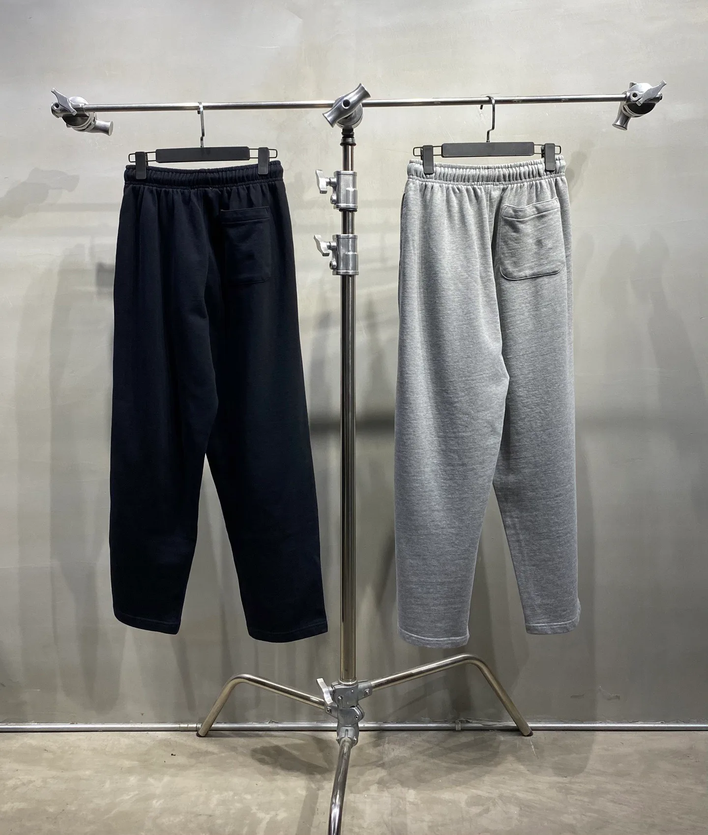 Men's Trousers MAISON MARGIELA 18458478