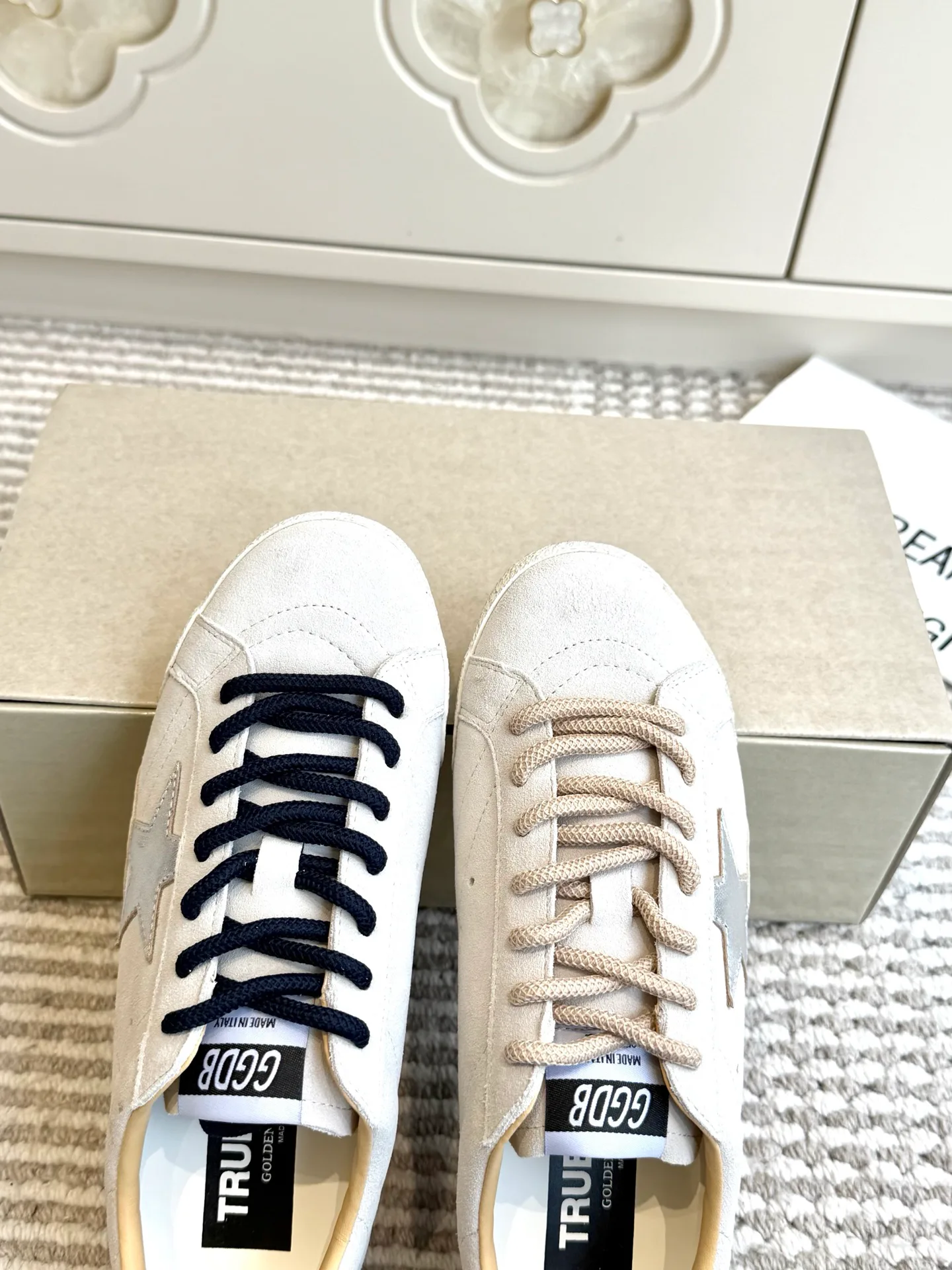 Women's Sneakers GOLDEN GOOSE 18360511