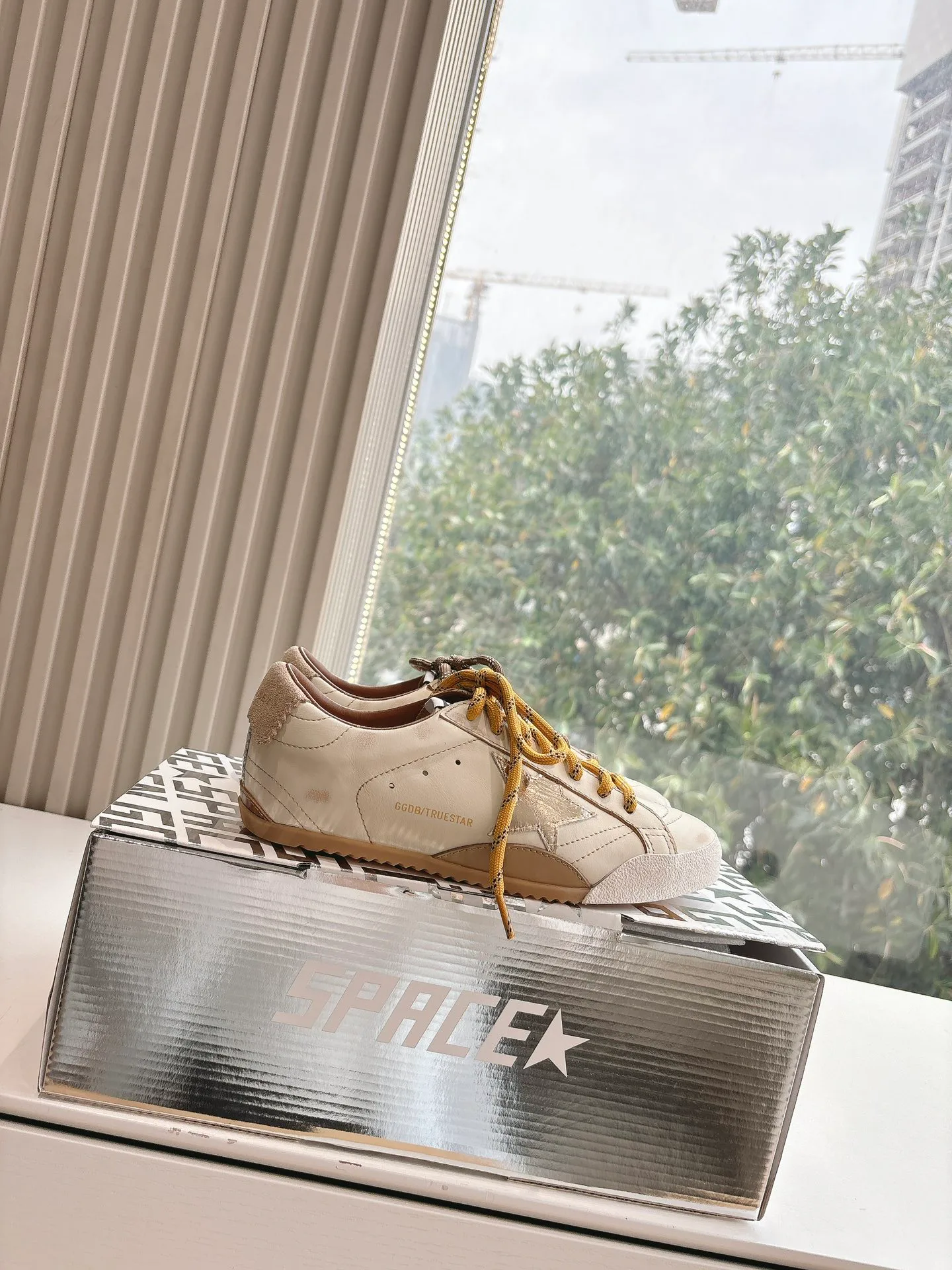 Women's Sneakers GOLDEN GOOSE 17572245