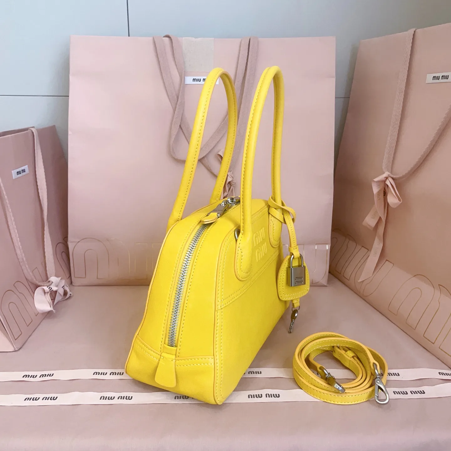 Классические Сумки Женские Miu Miu 18602451