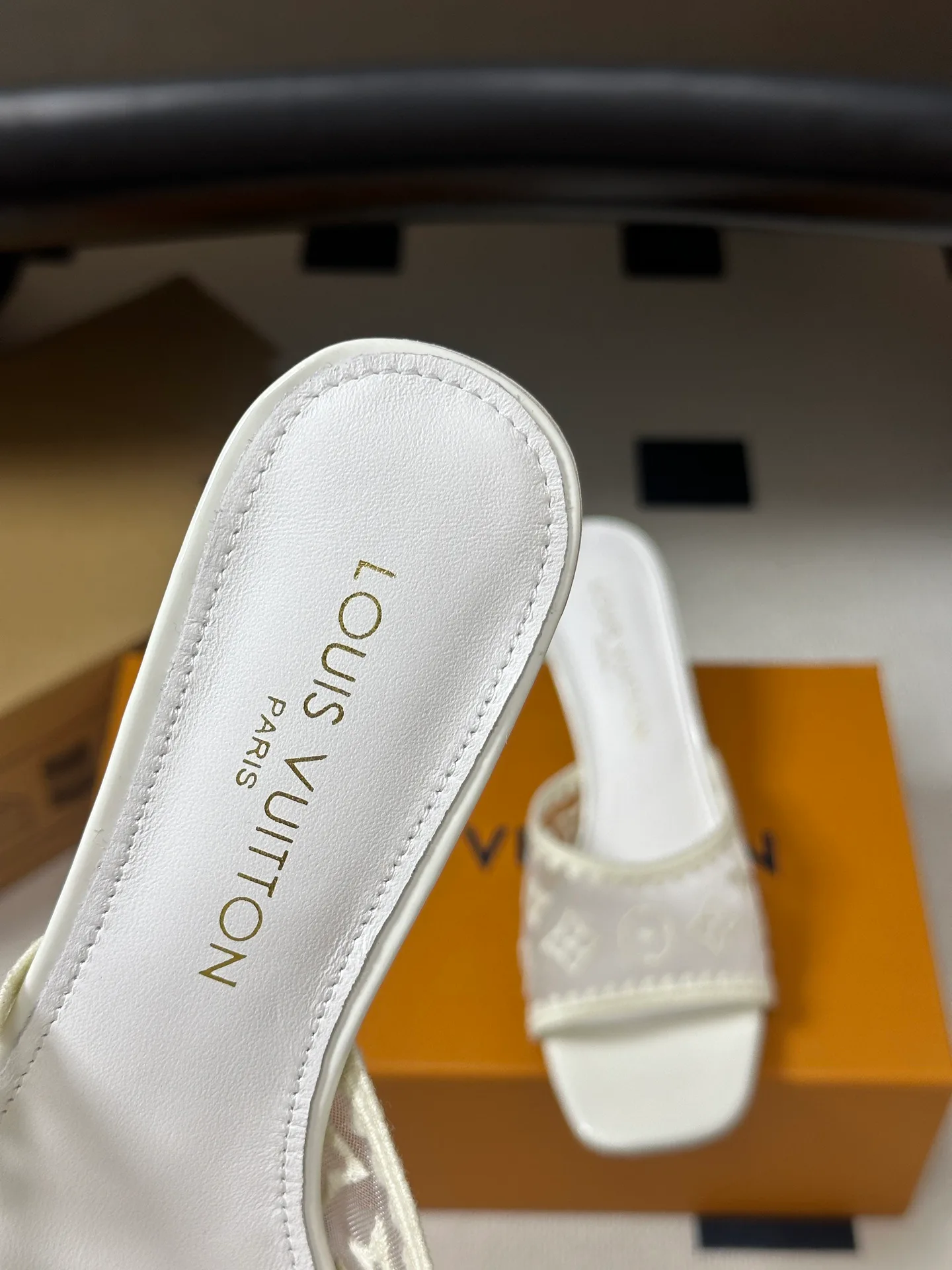 Women's Mules And Clogs LOUIS VUITTON 18049394
