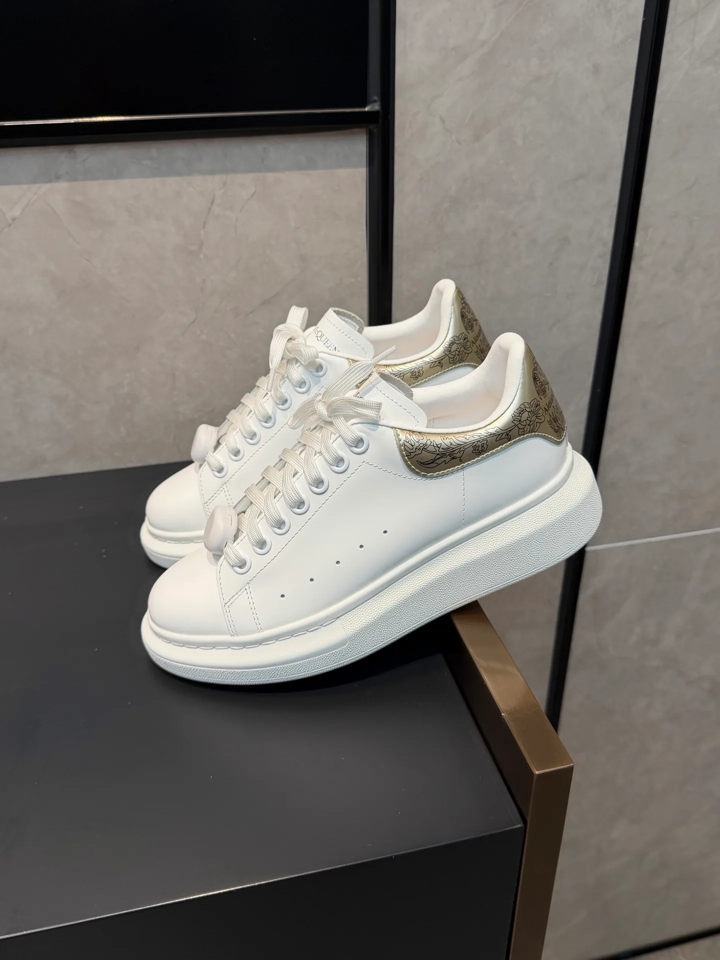 Women's Sneakers ALEXANDER MCQUEEN 18363915