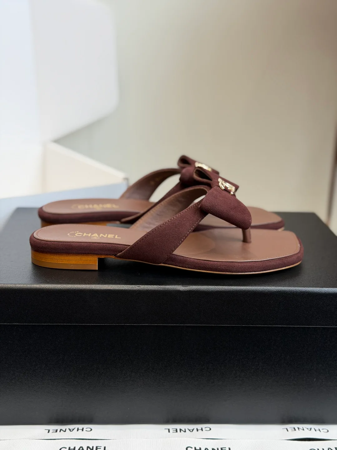 Women's Flip-Flops CHANEL 17740570