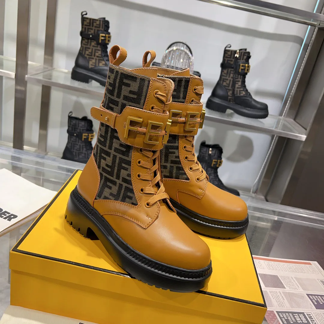 Women's Ankle Boots FENDI 18264015