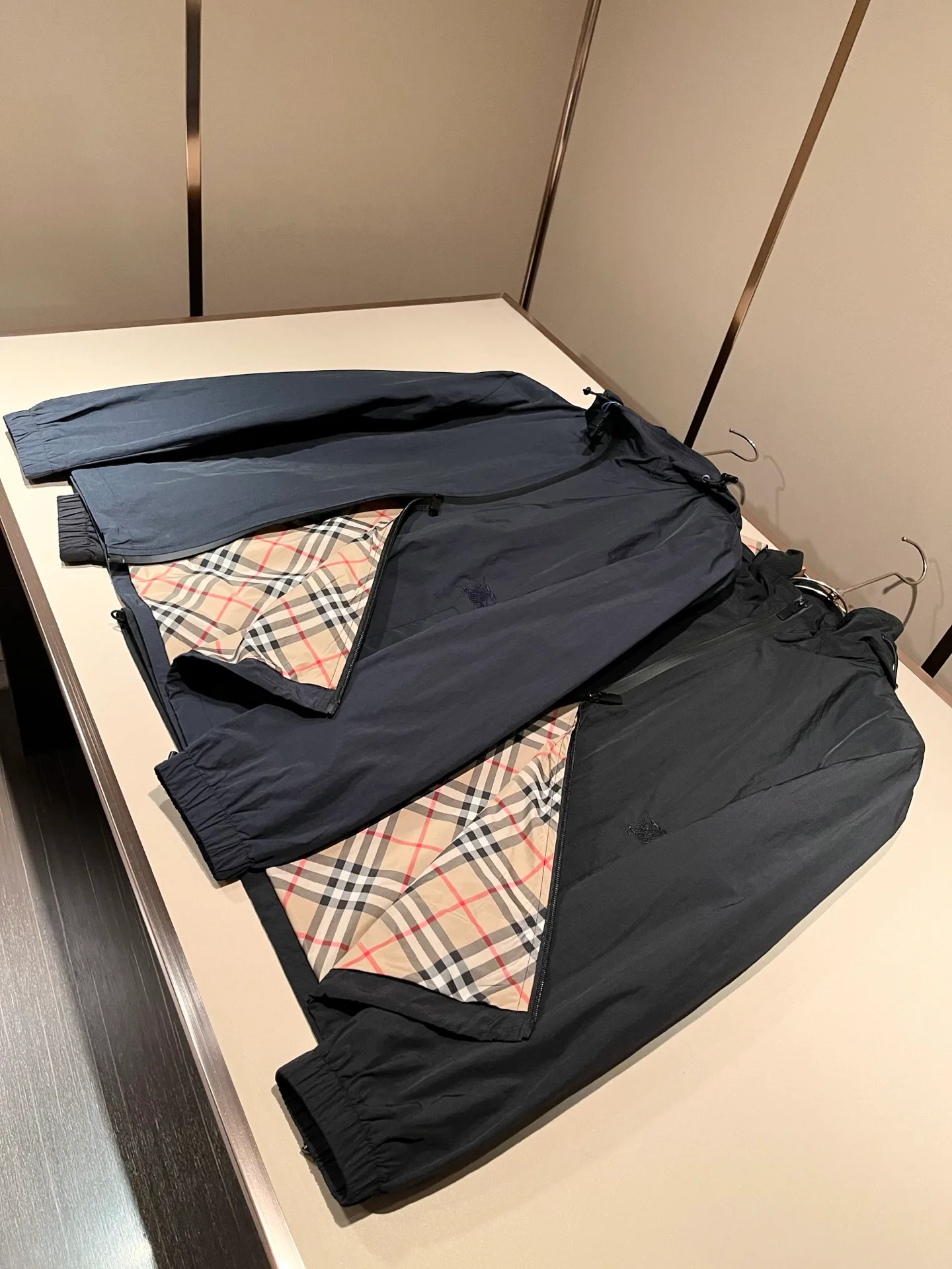 Men's Jackets And Down Jackets BURBERRY 18343349