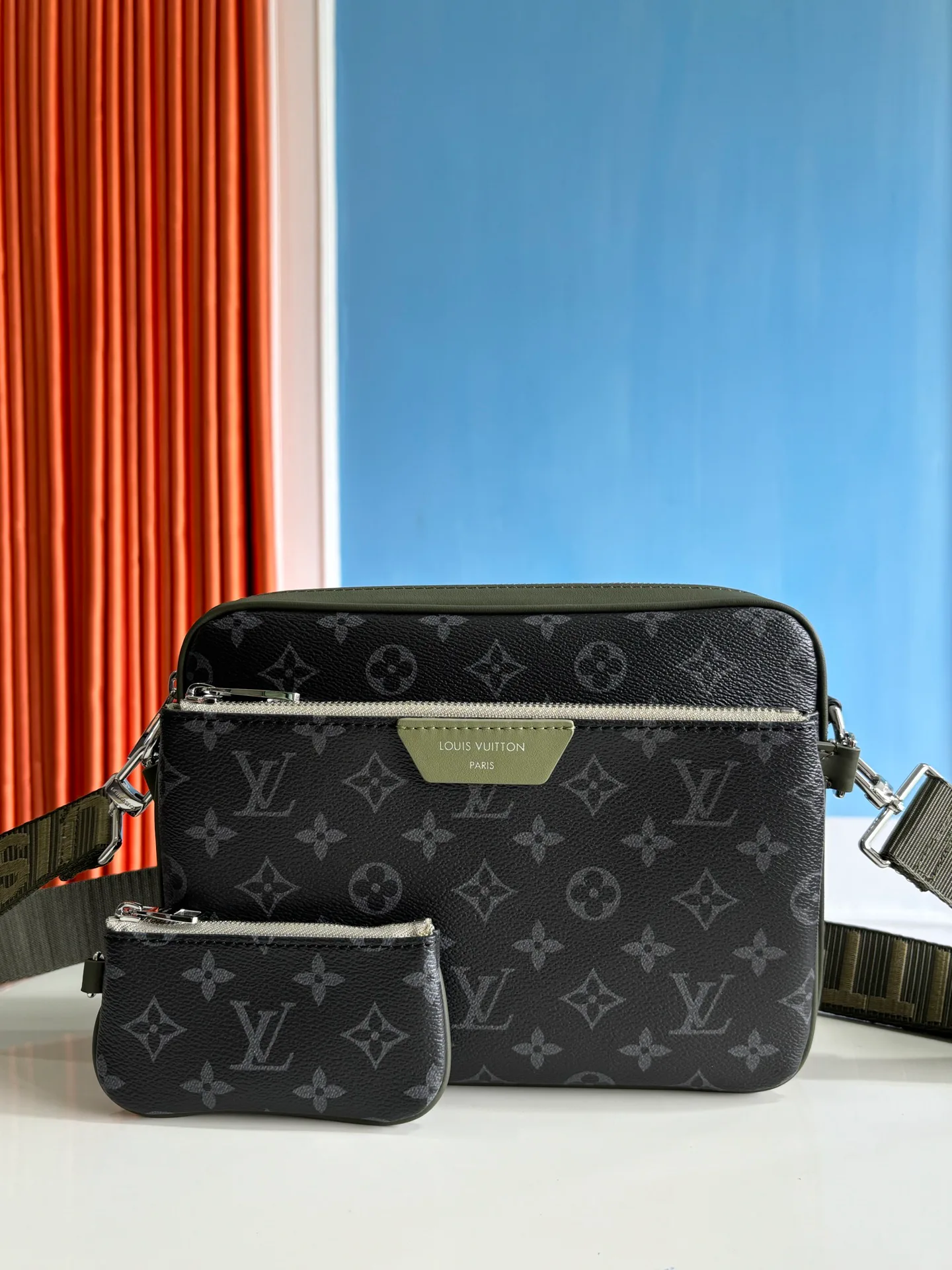 Women's Shoulder Bags LOUIS VUITTON 17522371