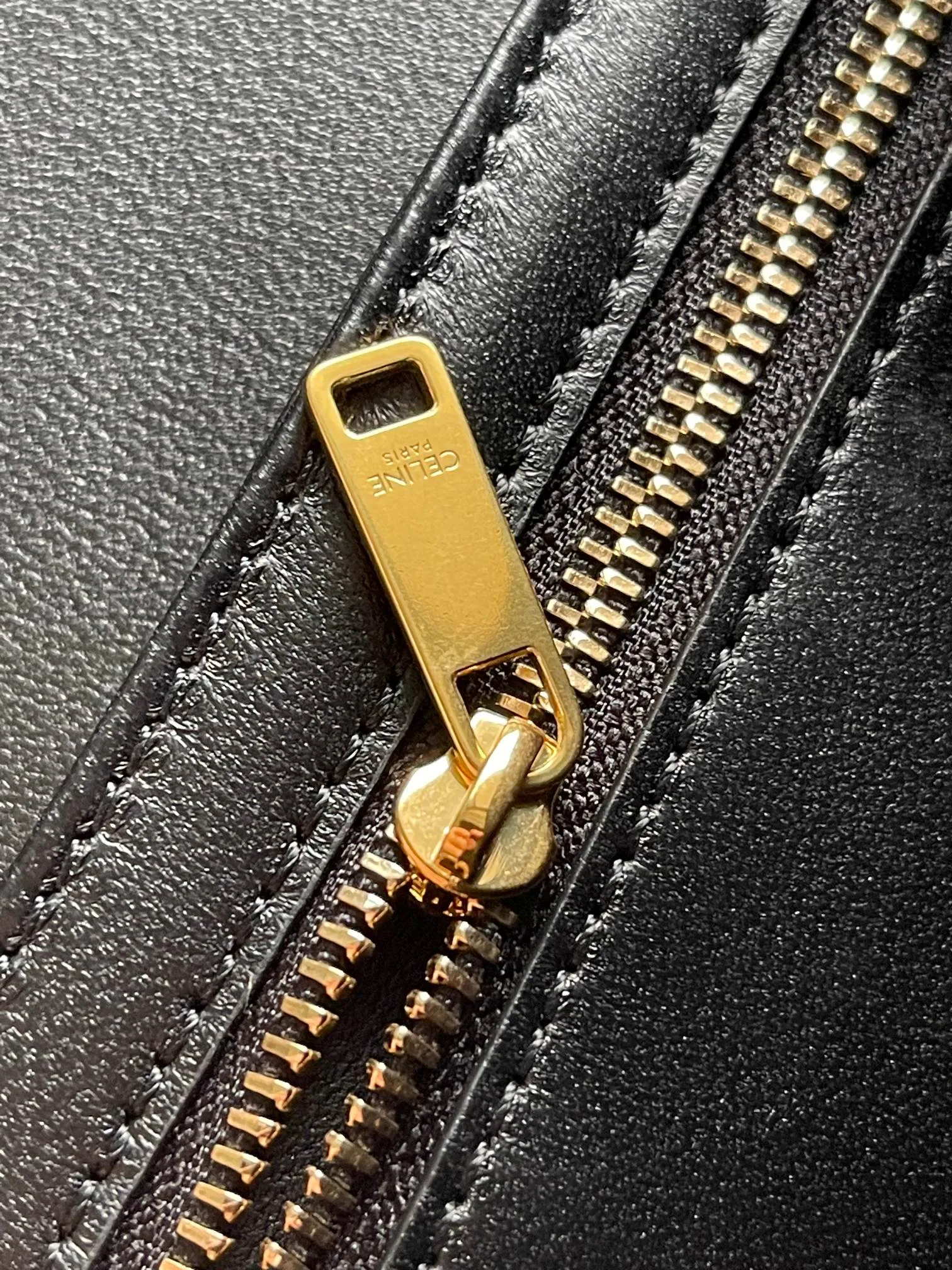 Women's Classic Handbags CELINE 18310367