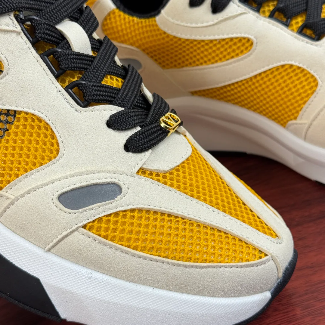 Men's Sneakers VALENTINO 17457777
