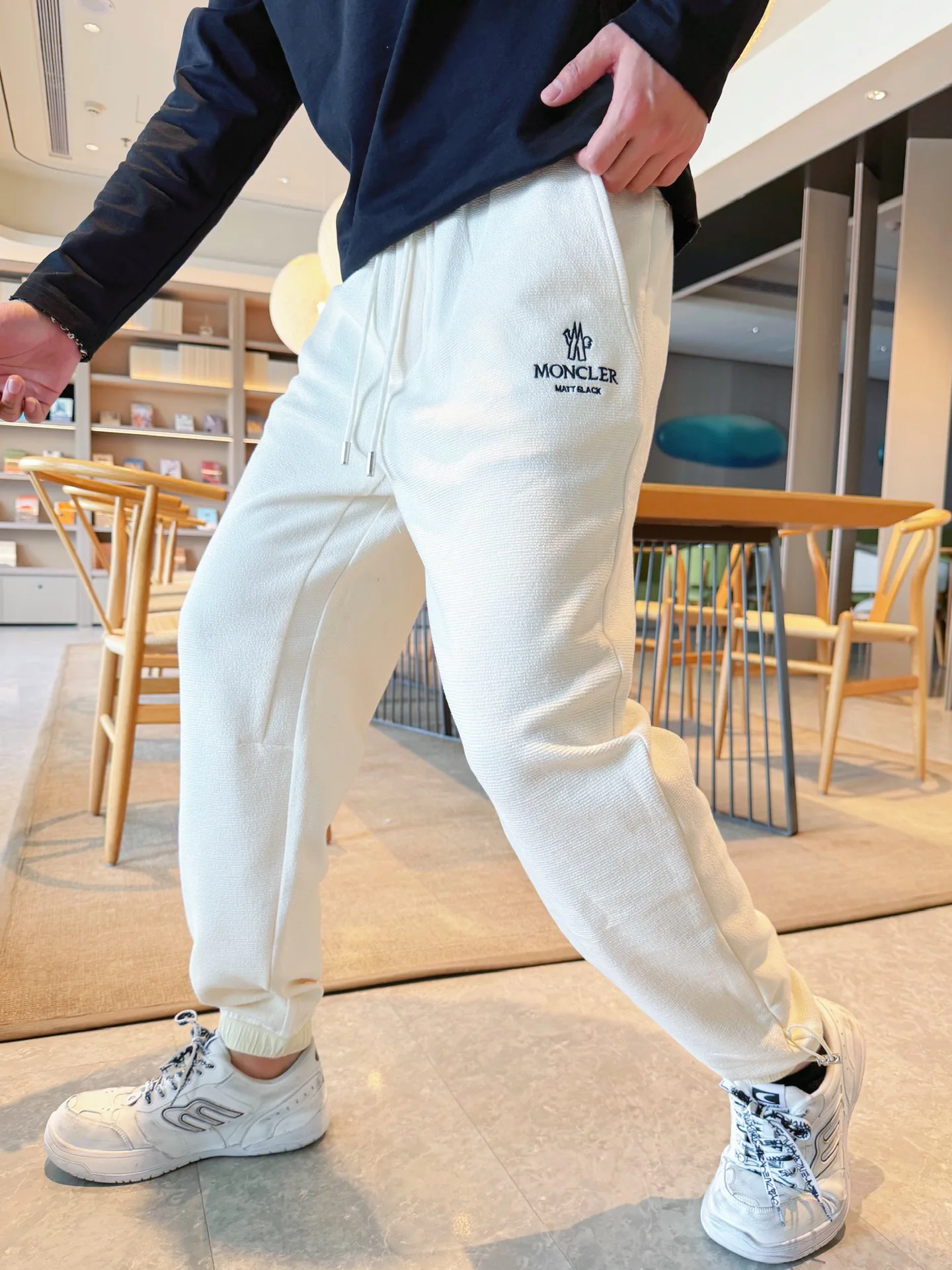 Men's Trousers MONCLER 18345713