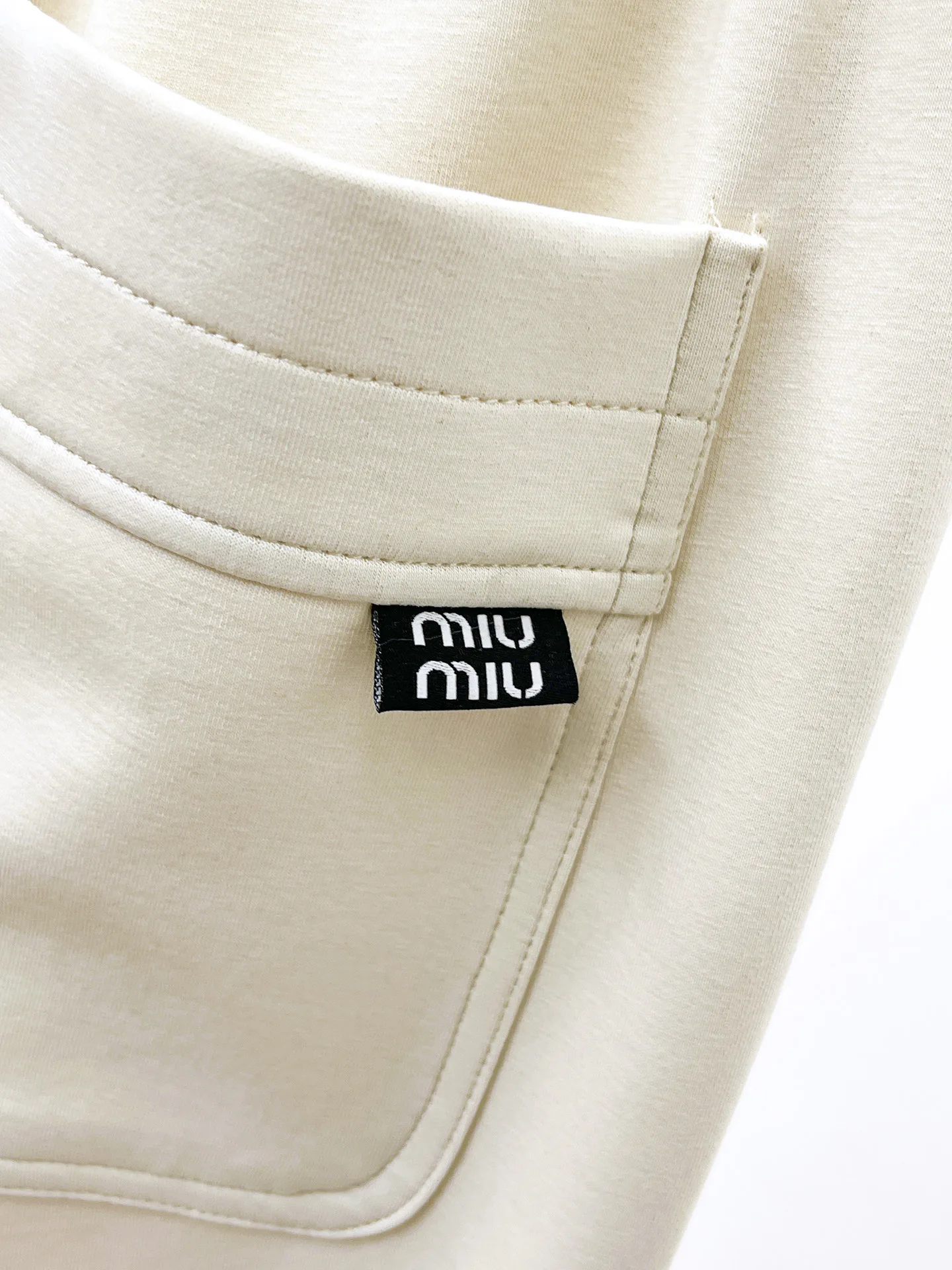 Men's Trousers MIU MIU 18197373