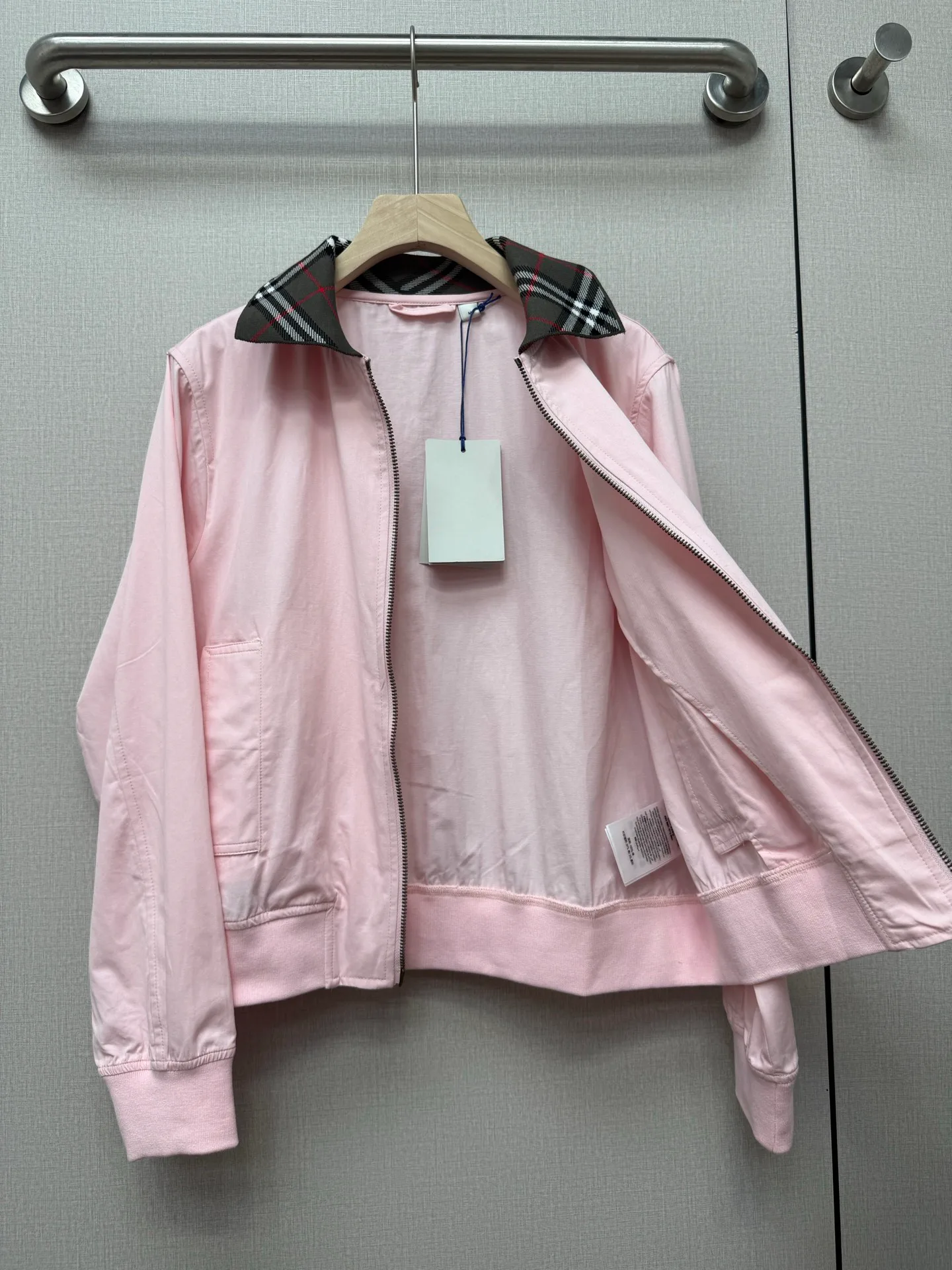 Women's Jackets And Down Jackets BURBERRY 17796312