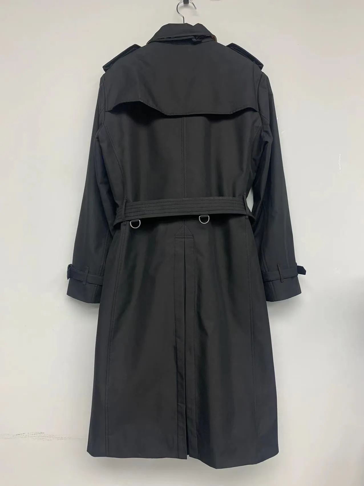 Men's Coats And Trench Coats BURBERRY 18145392