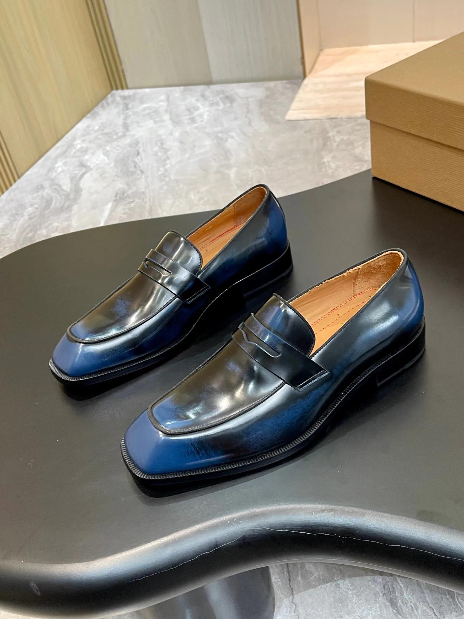 Men's Loafers And Dress Shoes CHRISTIAN LOUBOUTIN 18119154