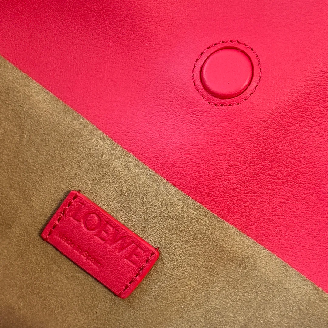 Women's Classic Handbags LOEWE 17937939