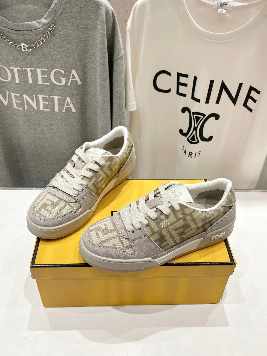 Women's Sneakers FENDI 17908444
