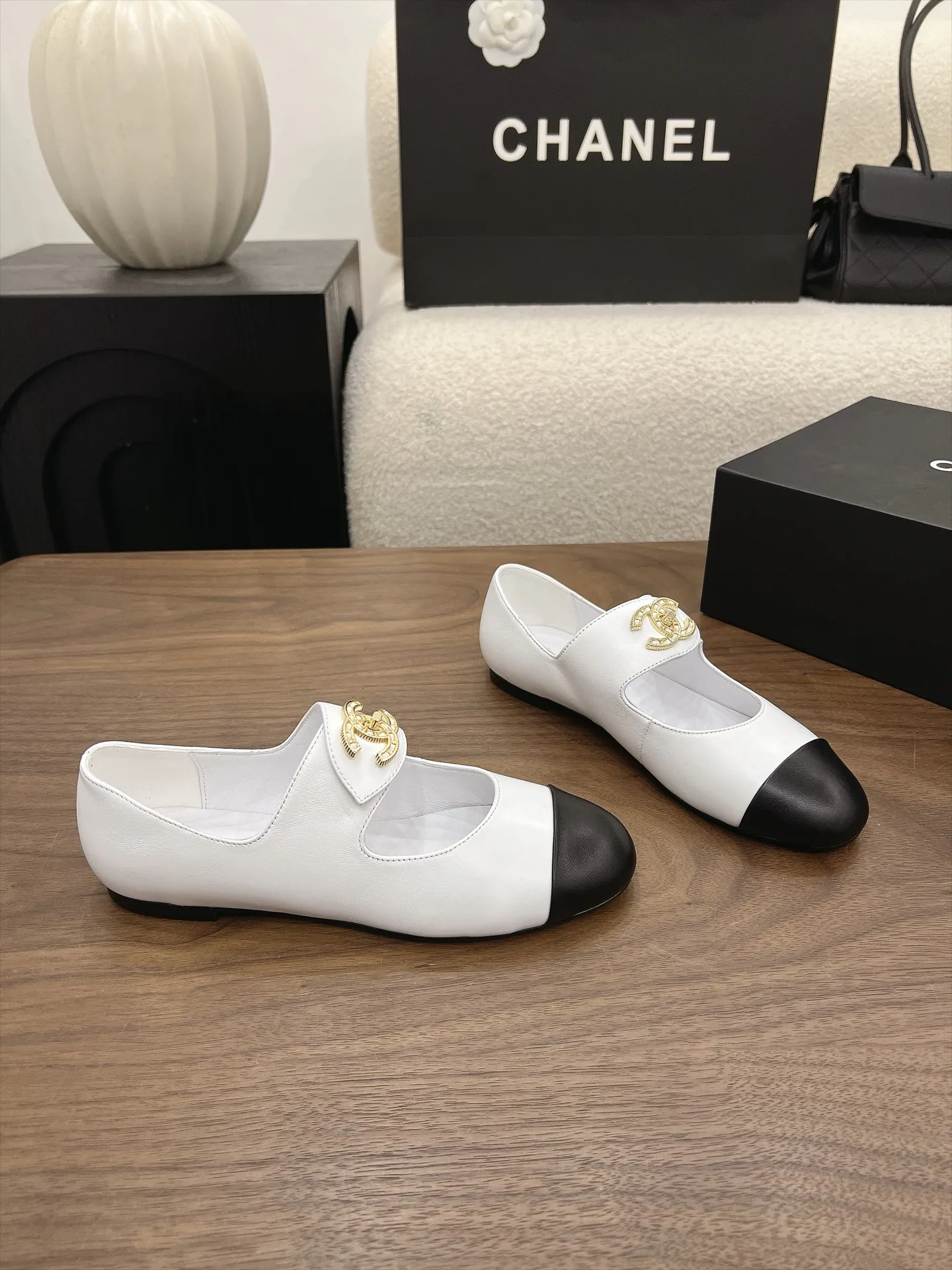 Women's Heels CHANEL 17981659