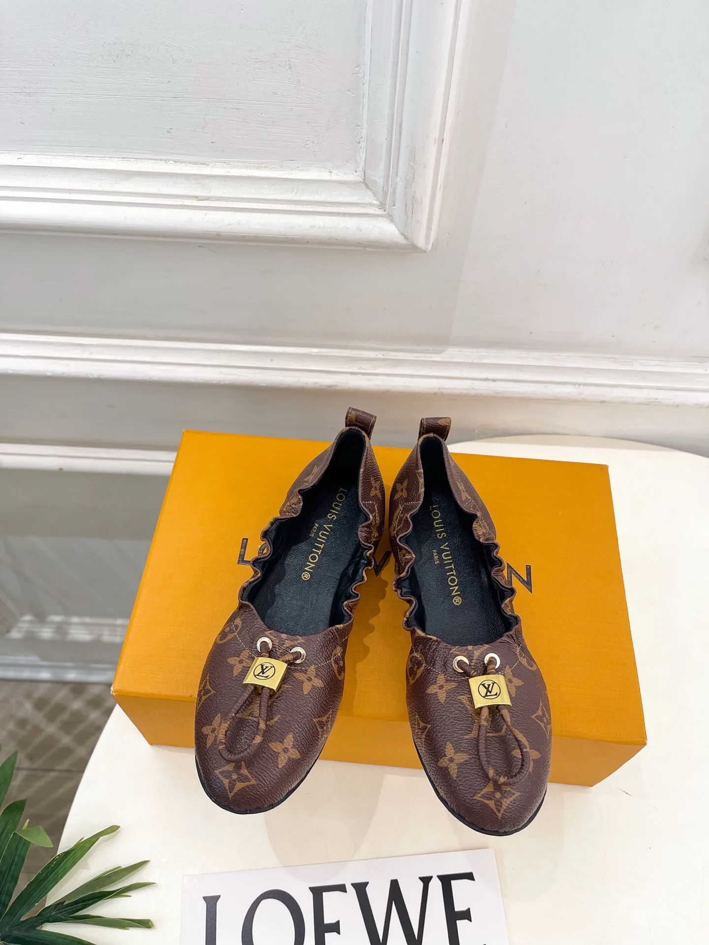 Women's Ballet Flats LOUIS VUITTON 17646559