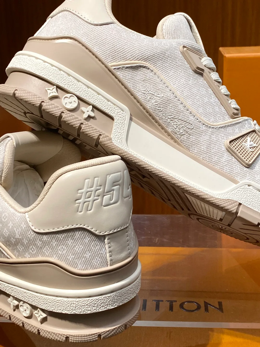Кроссовки Мужские Louis Vuitton 18562062