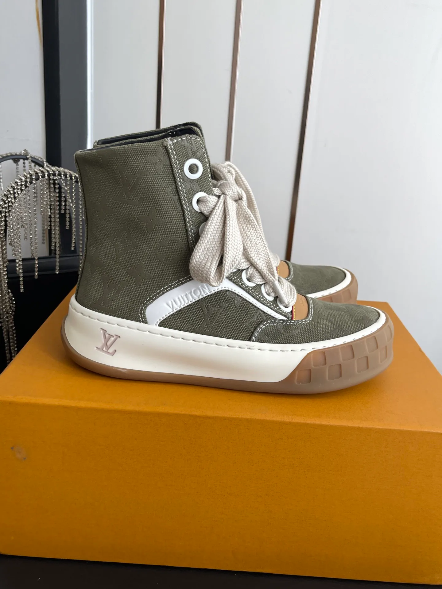Women's Sneakers LOUIS VUITTON 17673243