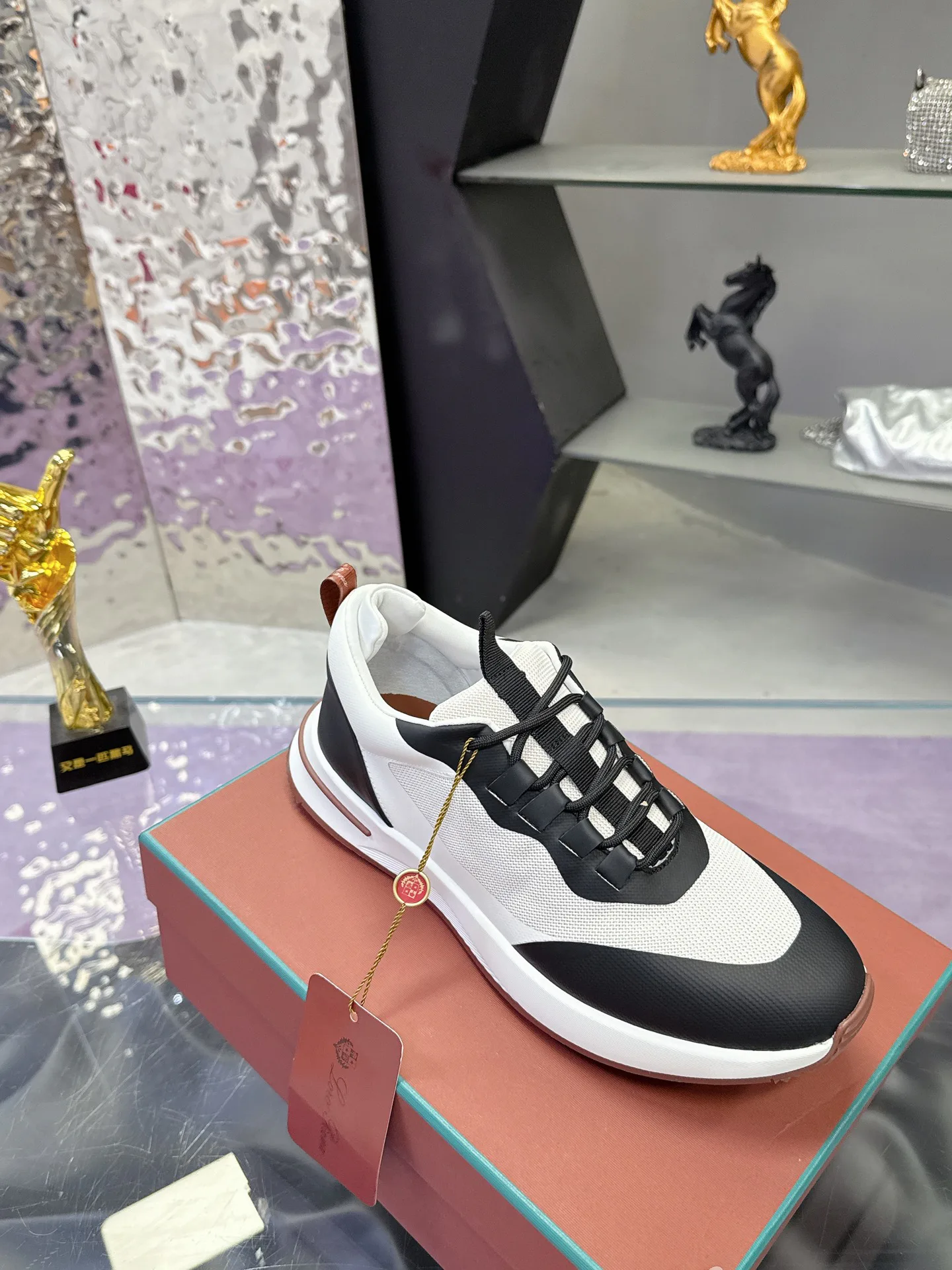 Men's Sneakers LORO PIANA 17368524