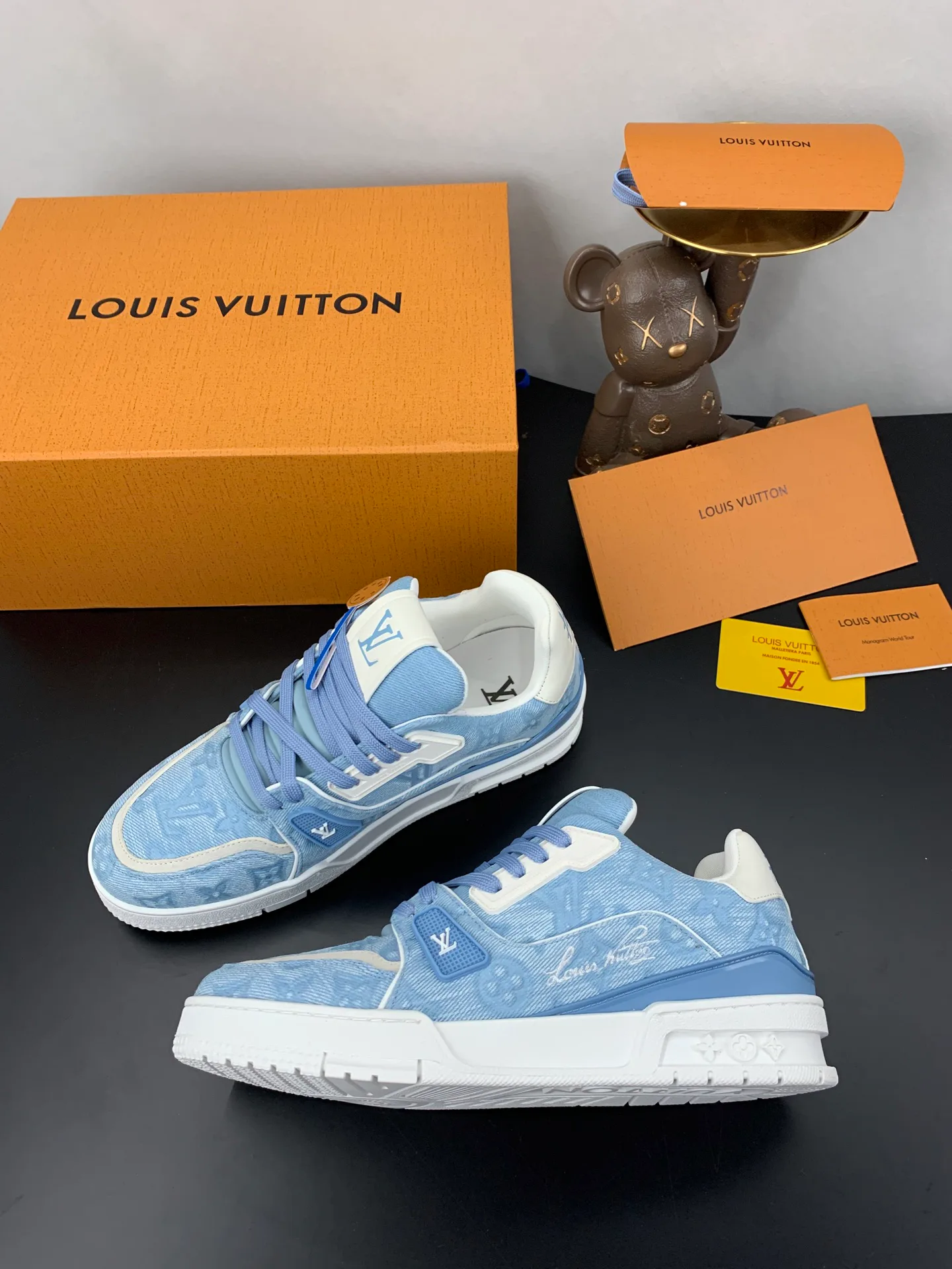 Women's Sneakers LOUIS VUITTON 17545275