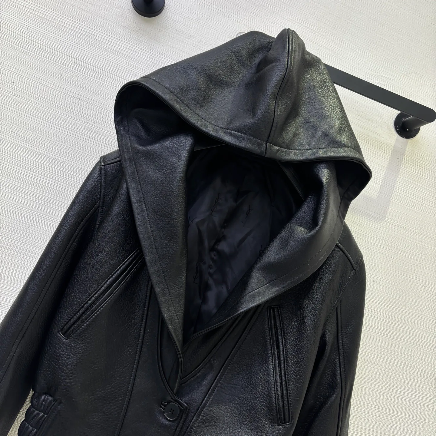 Women's Leather Jackets And Sheepskin Coats SAINT LAURENT 16860541