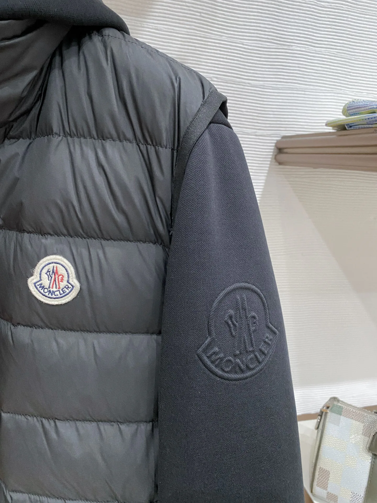 Men's Jackets And Down Jackets MONCLER 18387379