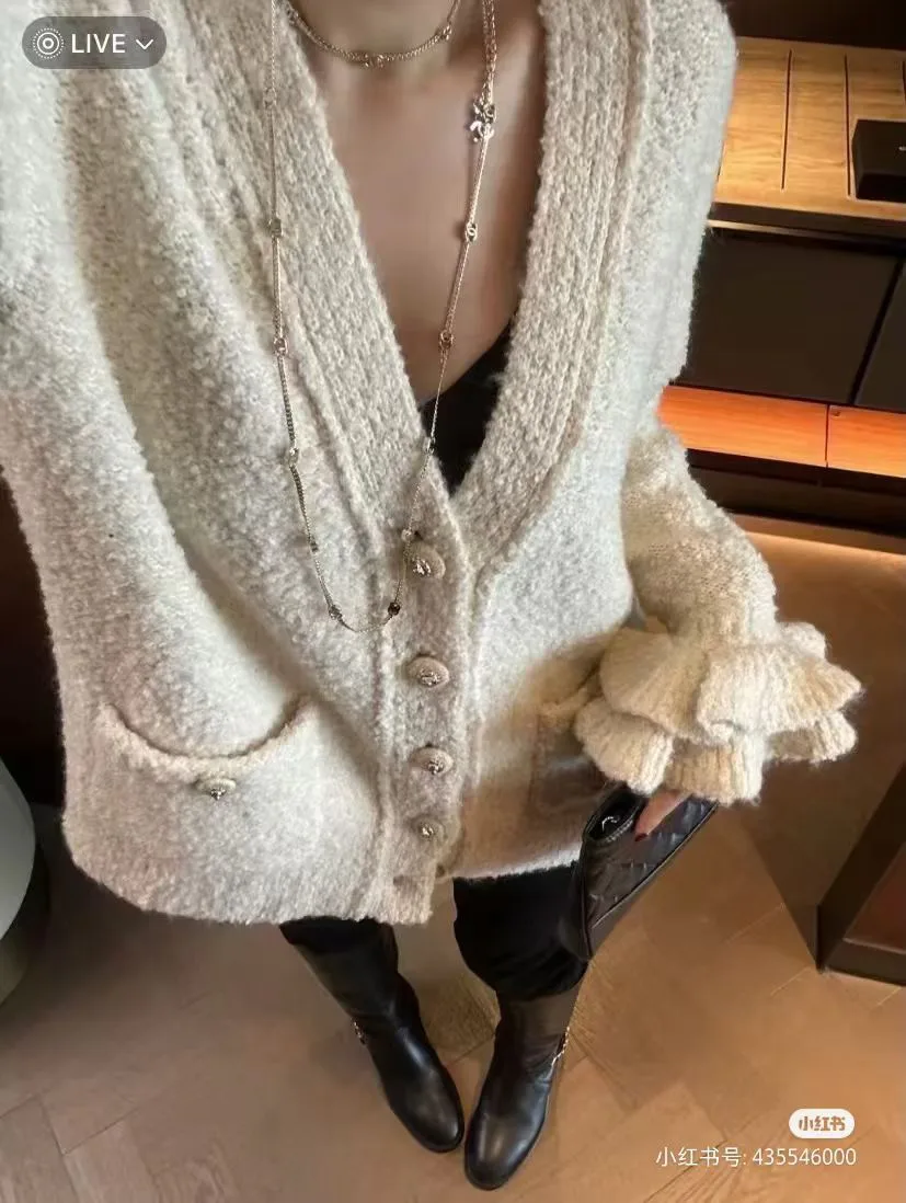 Women's Jumpers And Sweaters CHANEL 18320693
