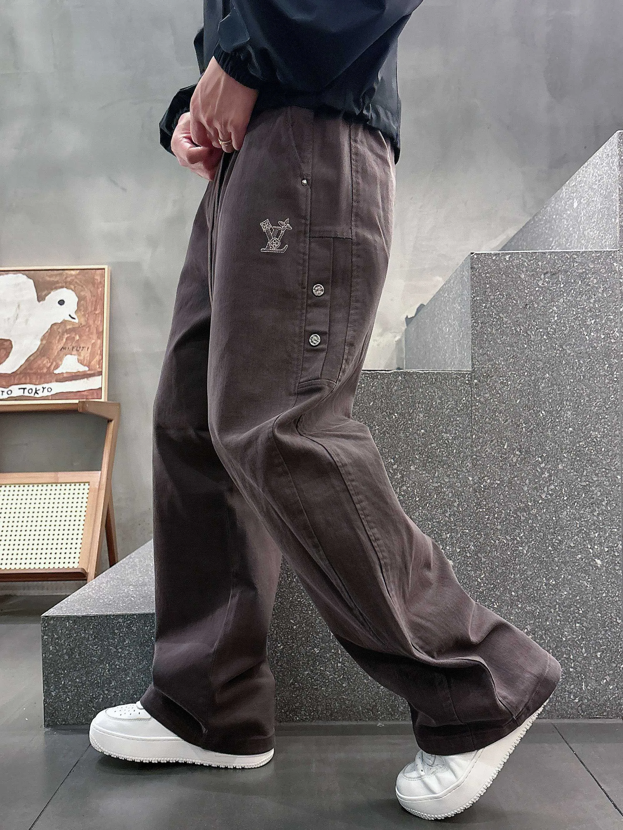 Men's Trousers LOUIS VUITTON 18368714