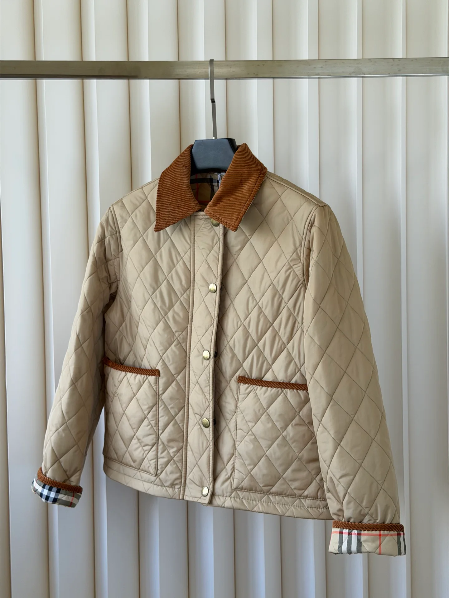 Women's Jackets And Down Jackets BURBERRY 17950219