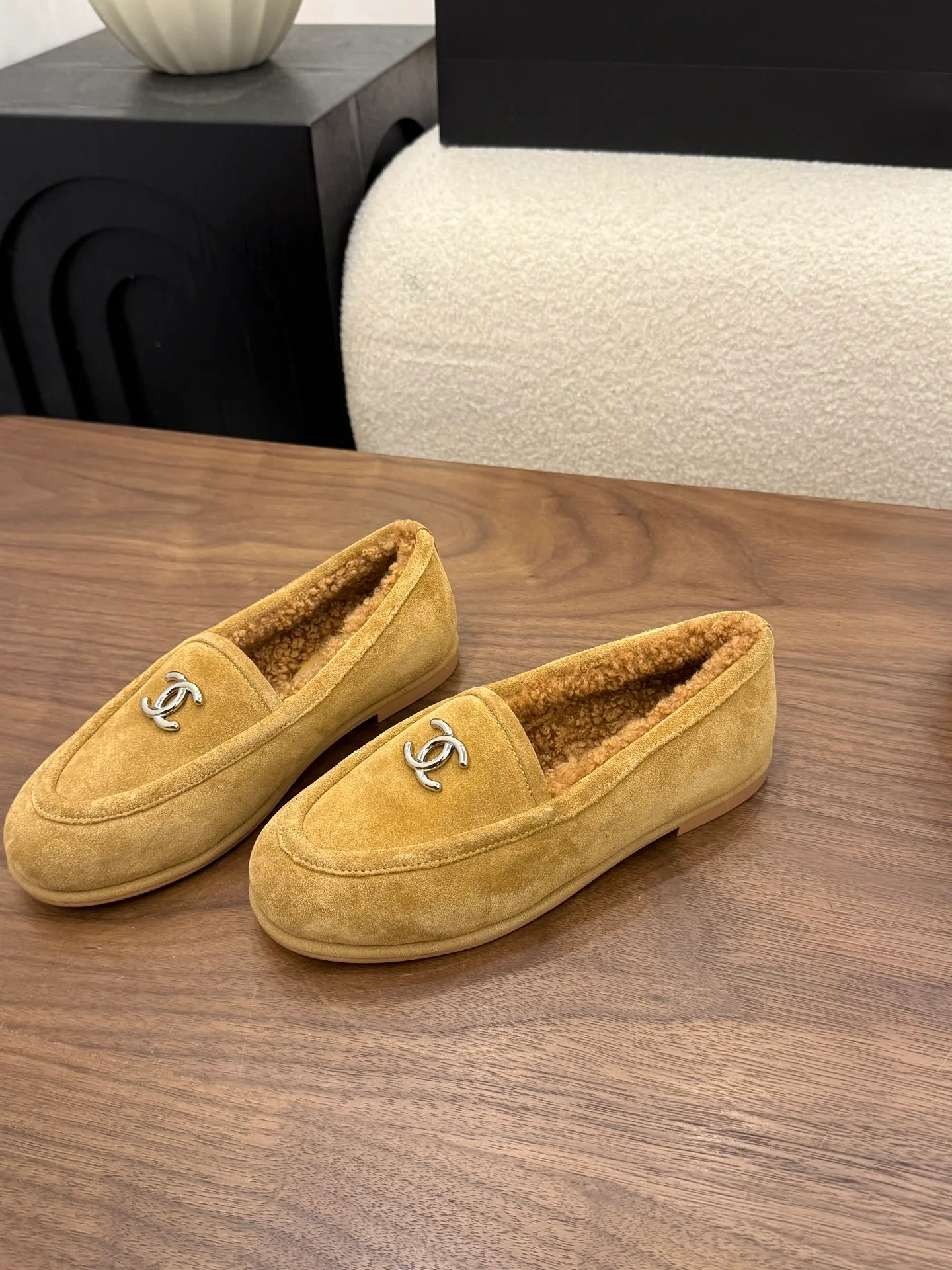 Women's Loafers And Moccasins CHANEL 18223702