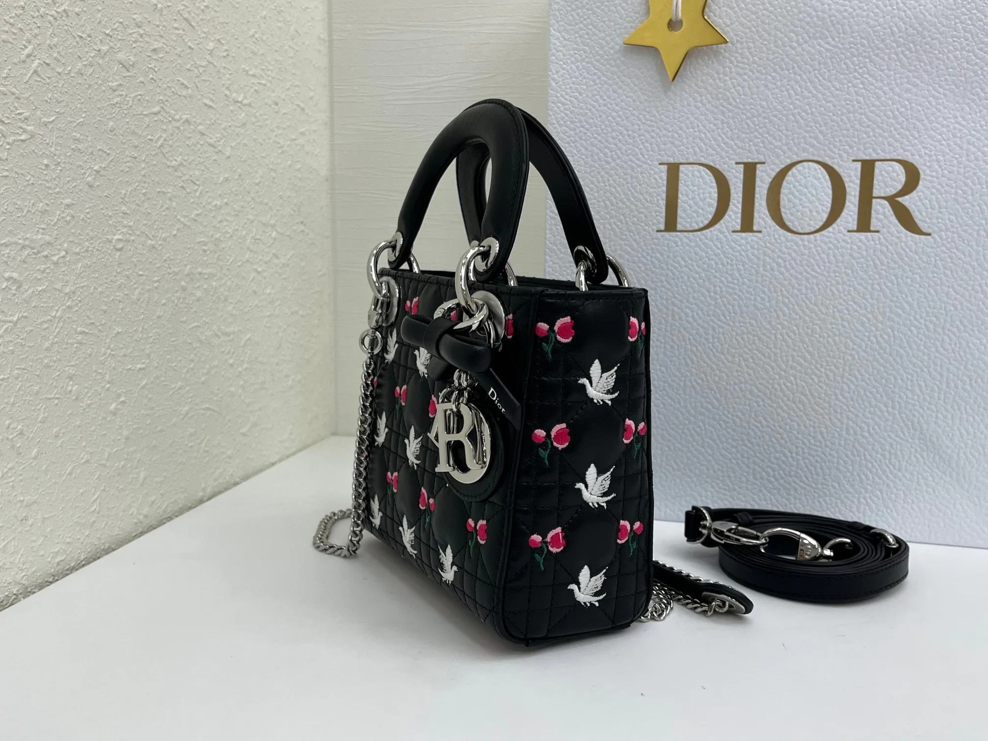 Women's Classic Handbags CHRISTIAN DIOR 17407062