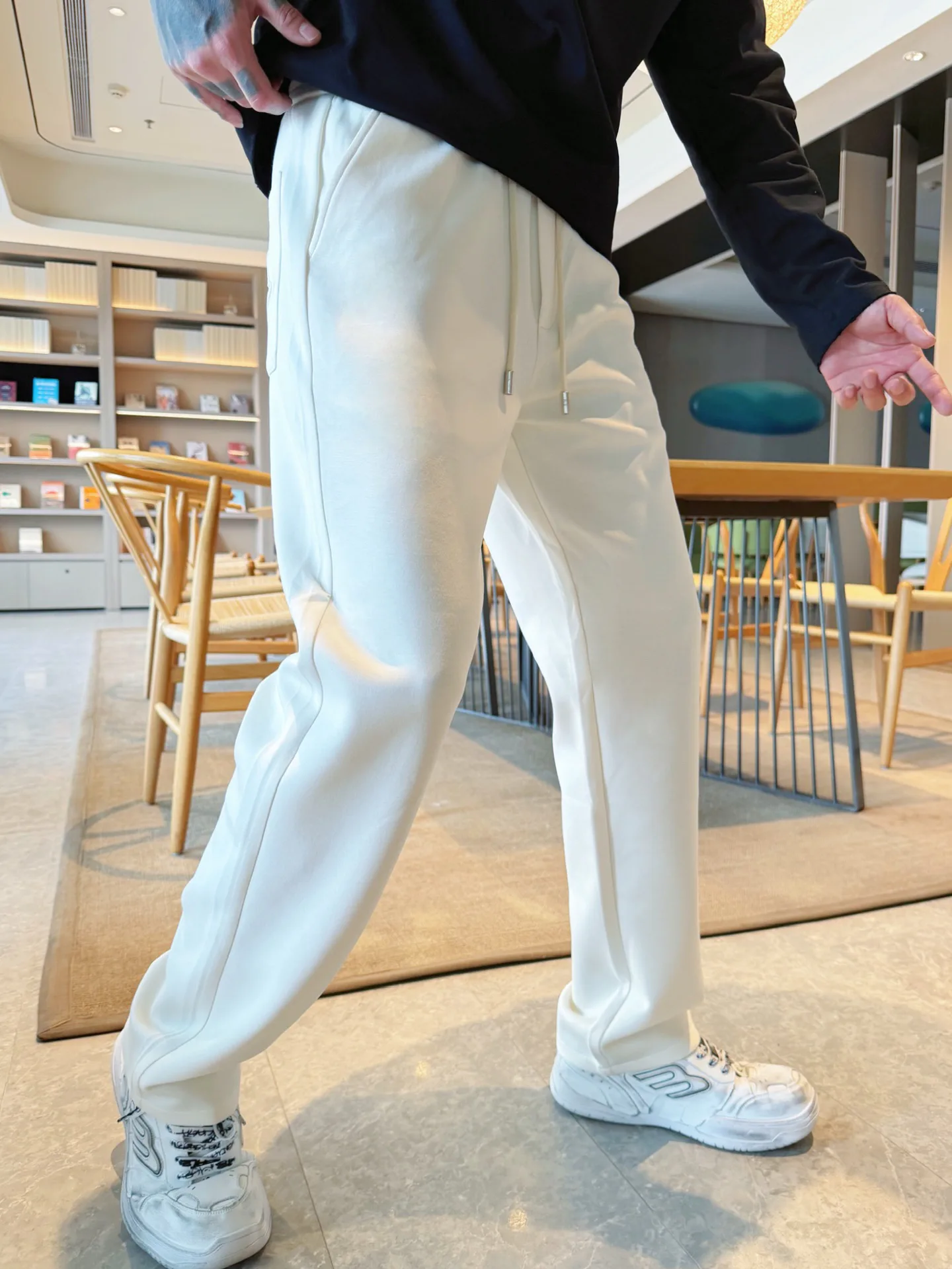 Men's Trousers LOUIS VUITTON 18345758