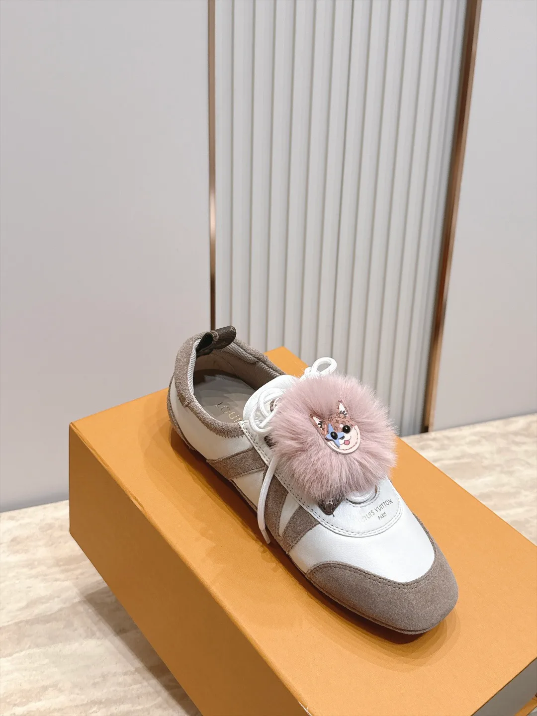 Women's Sneakers LOUIS VUITTON 17946977